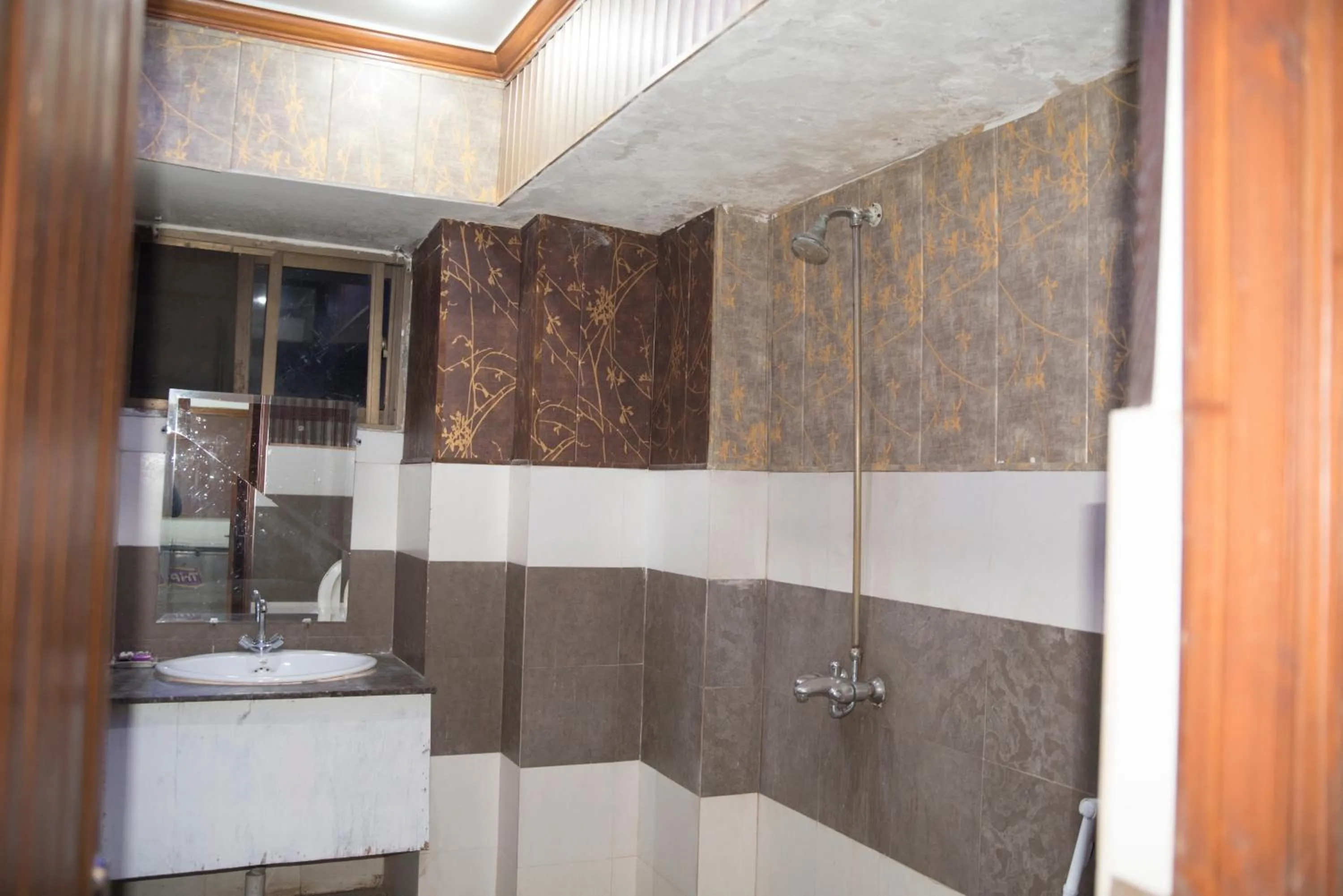 Bathroom in Premier Inn Davis Road Lahore