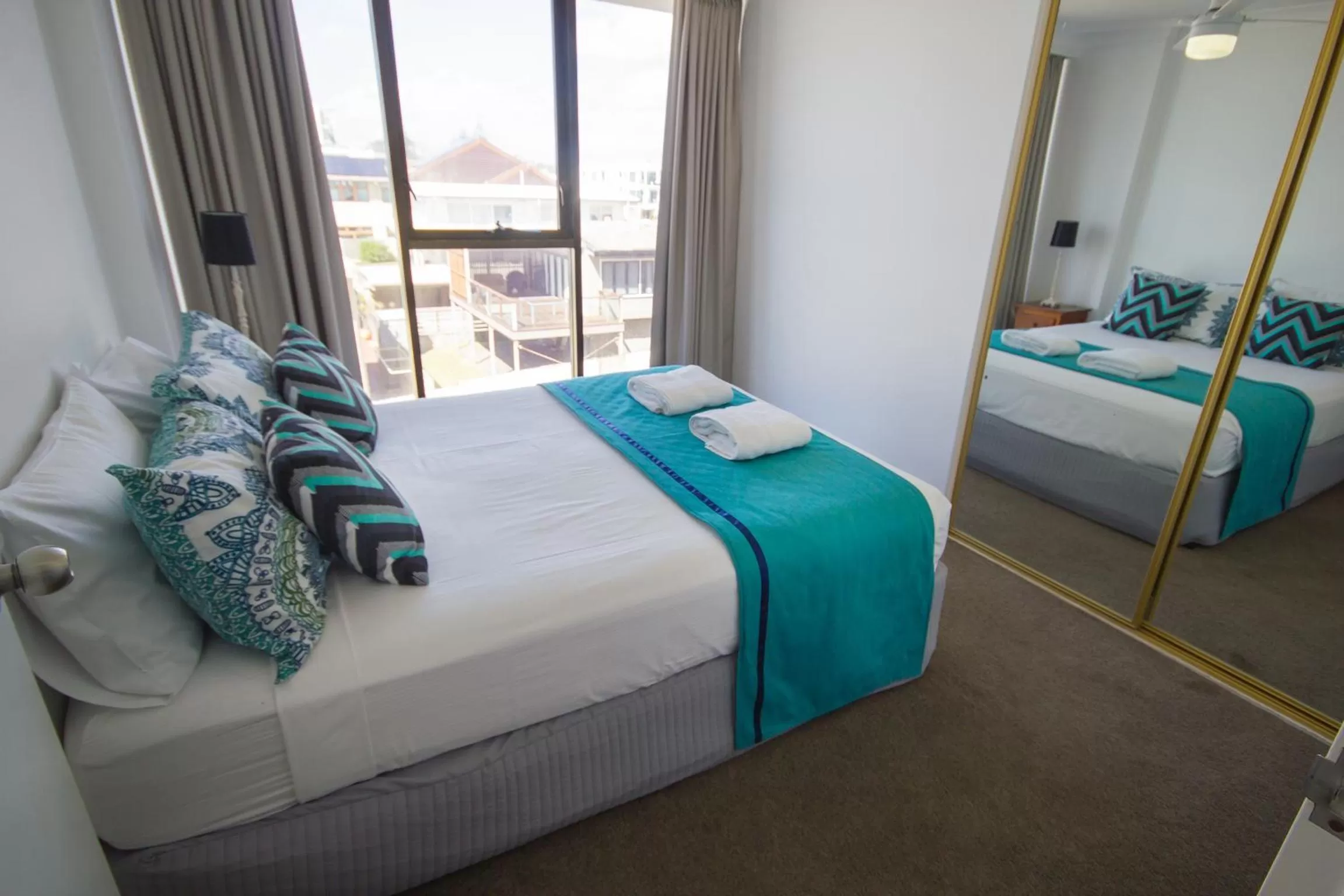 Bedroom, Bed in Albatross North Apartments