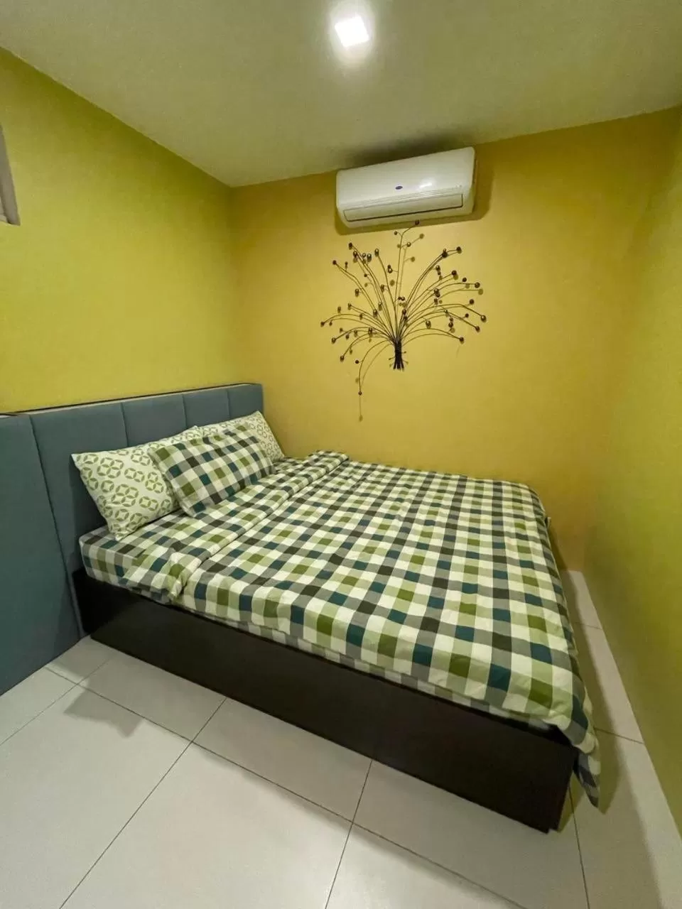 Bed in Luxurious Family Room Pico de Loro