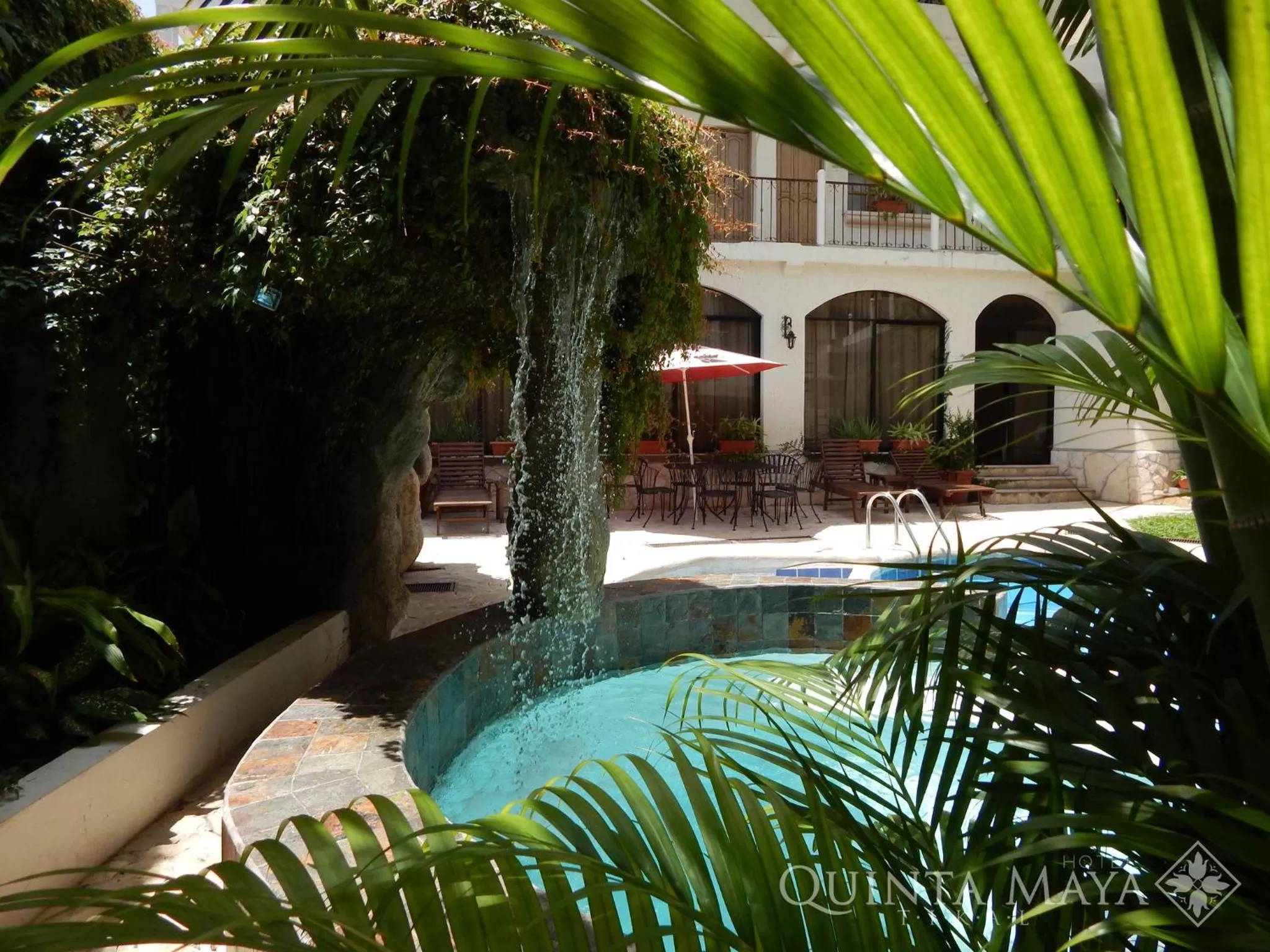 Patio in Hotel Quinta Maya