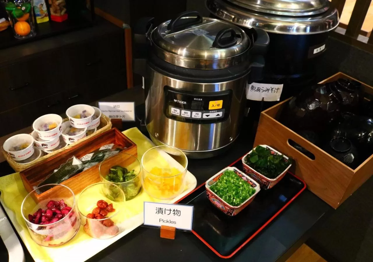 Restaurant/places to eat in APA Hotel Matsuyamajo Nishi