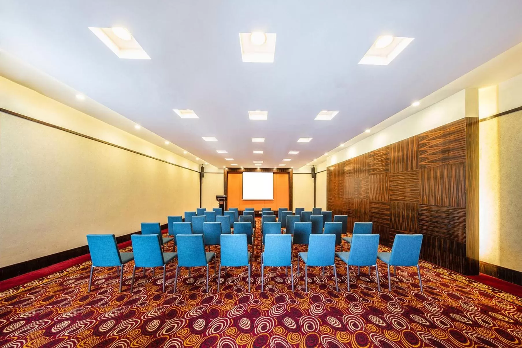 Meeting/conference room in Crowne Plaza Foshan by IHG