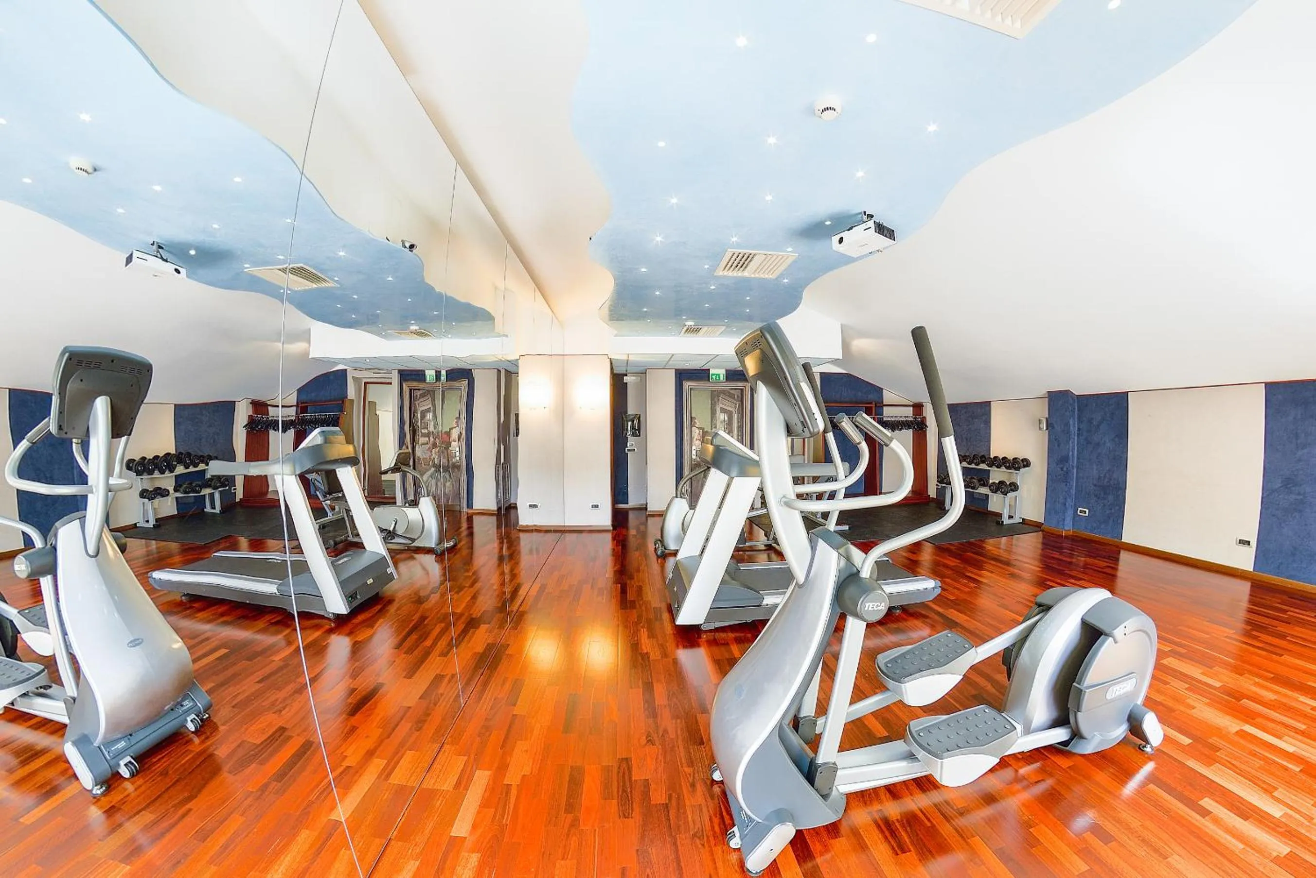 Fitness centre/facilities in Victoria Hotel
