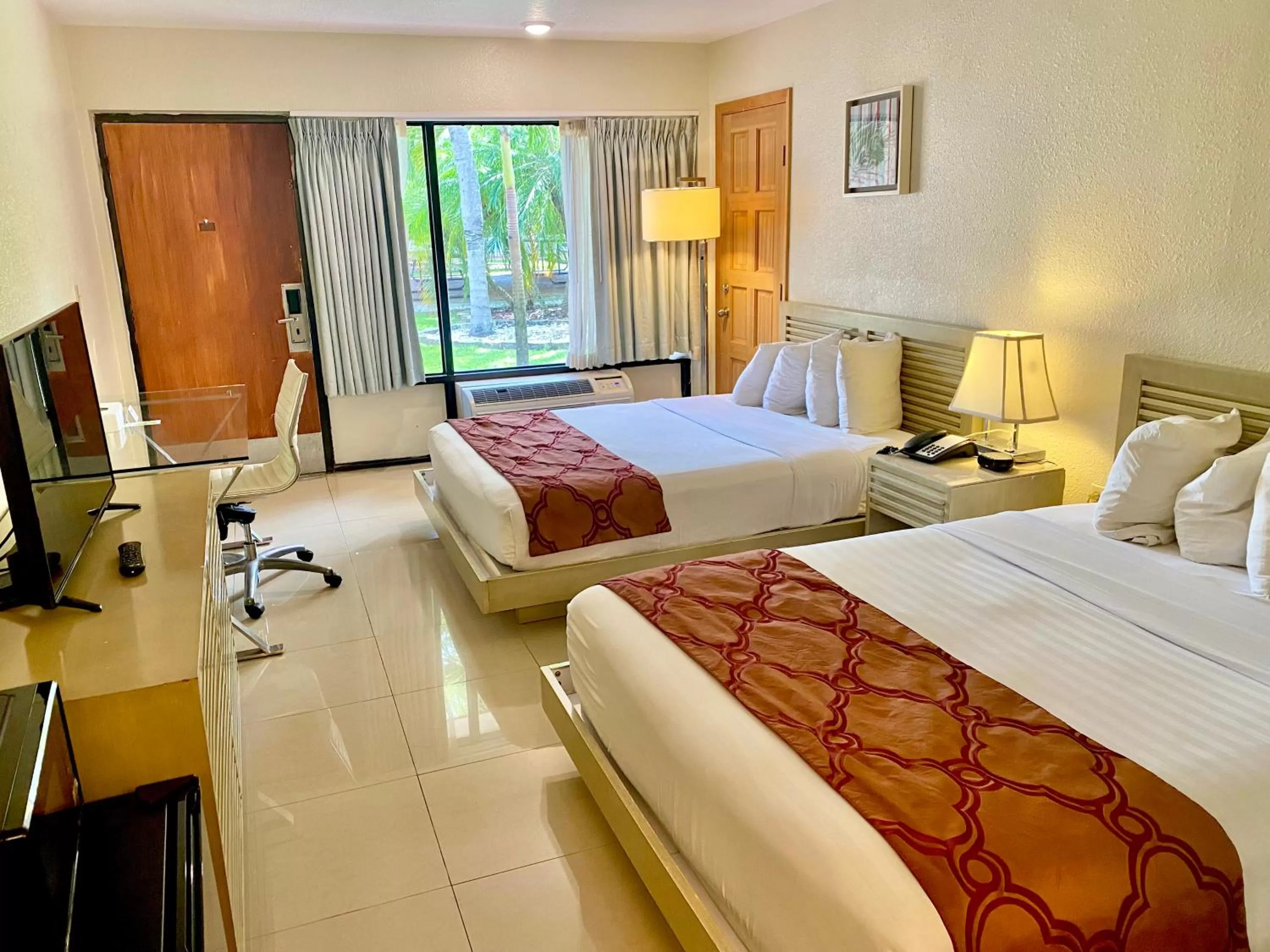 Photo of the whole room in Garden Inn of Homestead