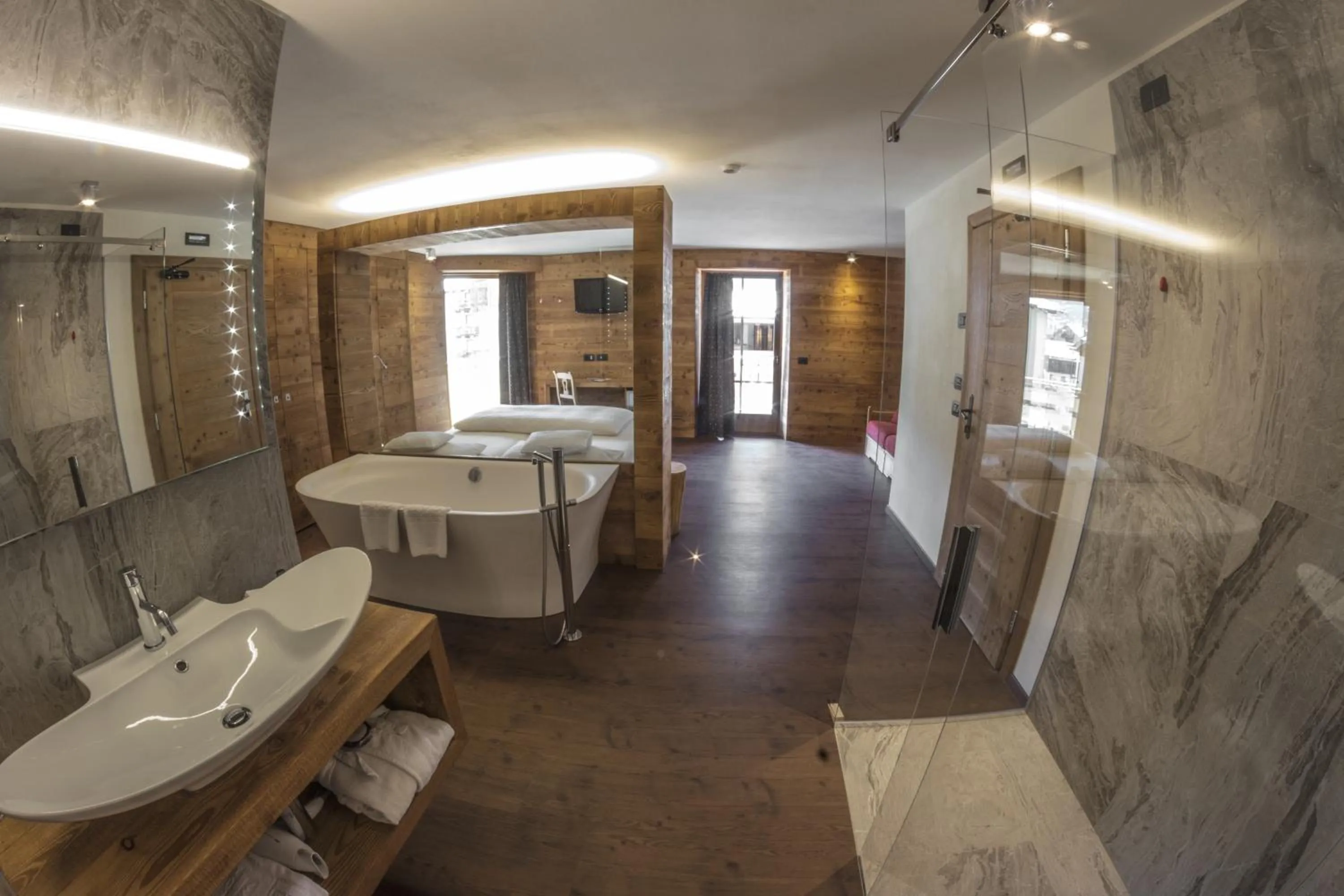 Shower in Bivio Hotel Plaza