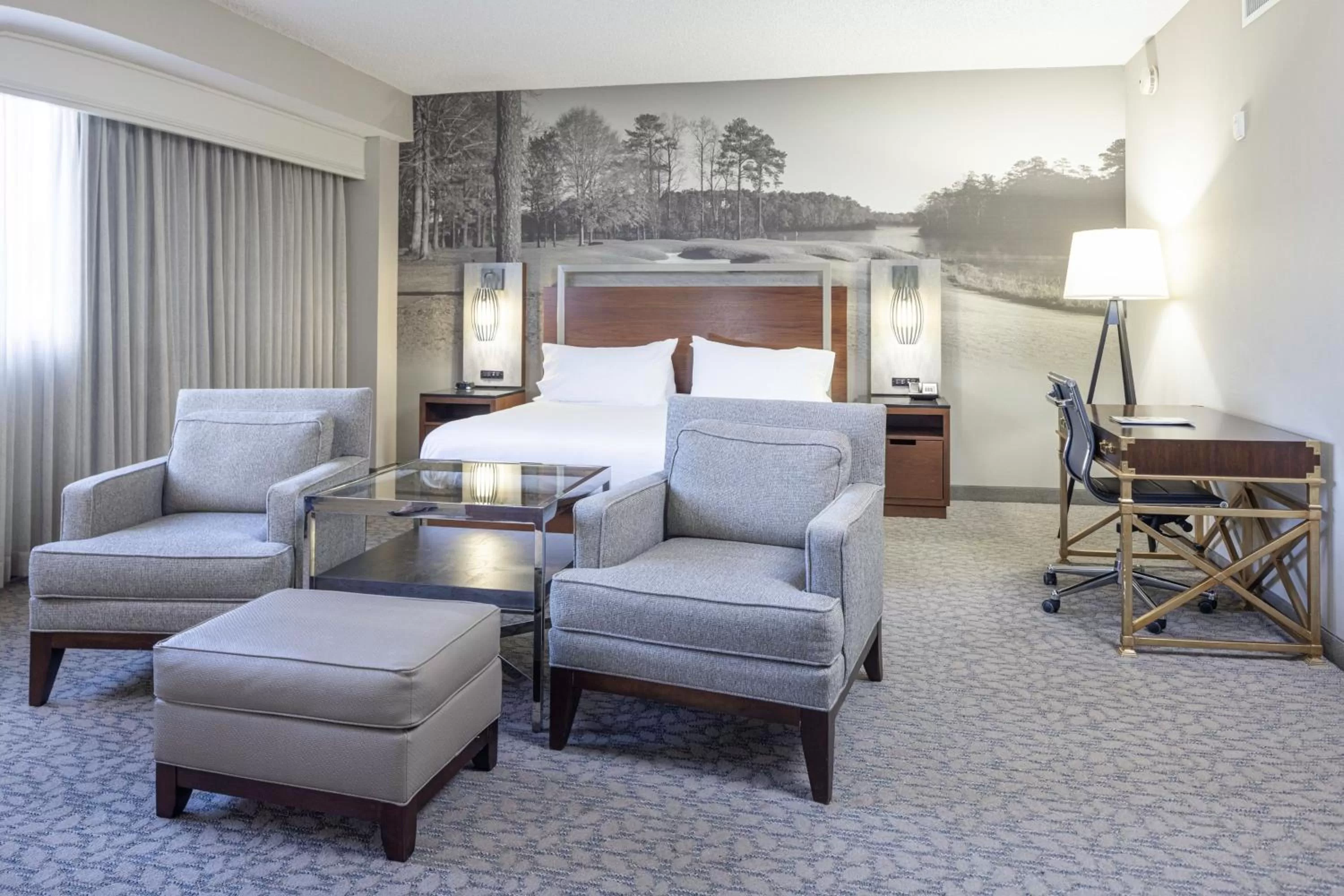 Photo of the whole room, Bed in Auburn Marriott Opelika Resort & Spa at Grand National