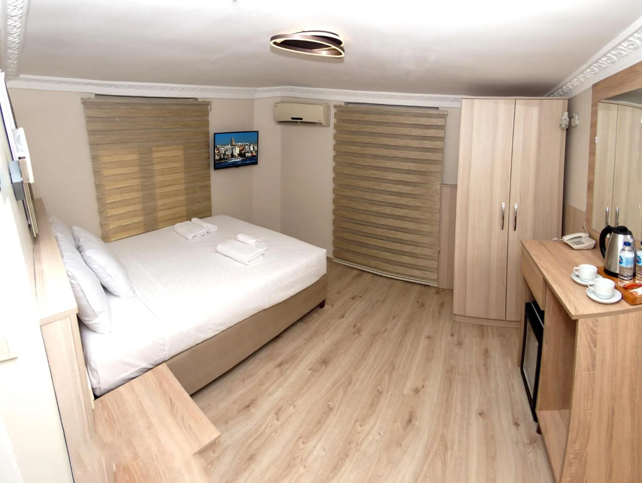 Bed in Le Safran Palace Hotel