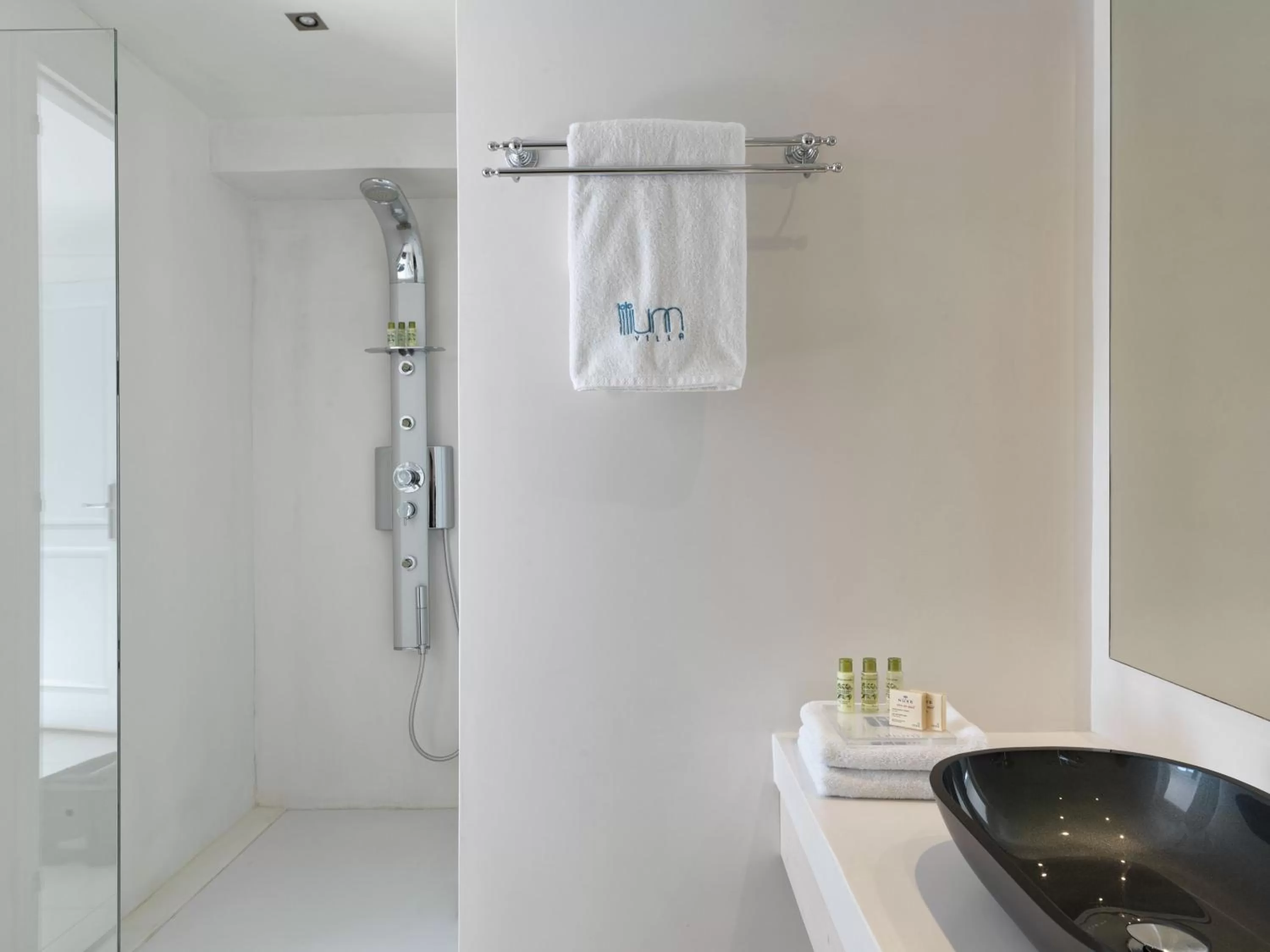 Lilium Hotel Santorini