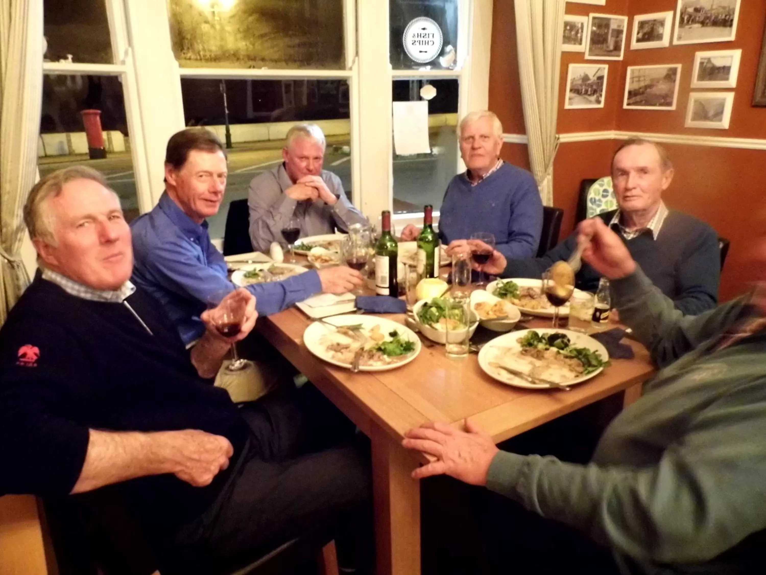 Restaurant/places to eat in Waterfront Hotel