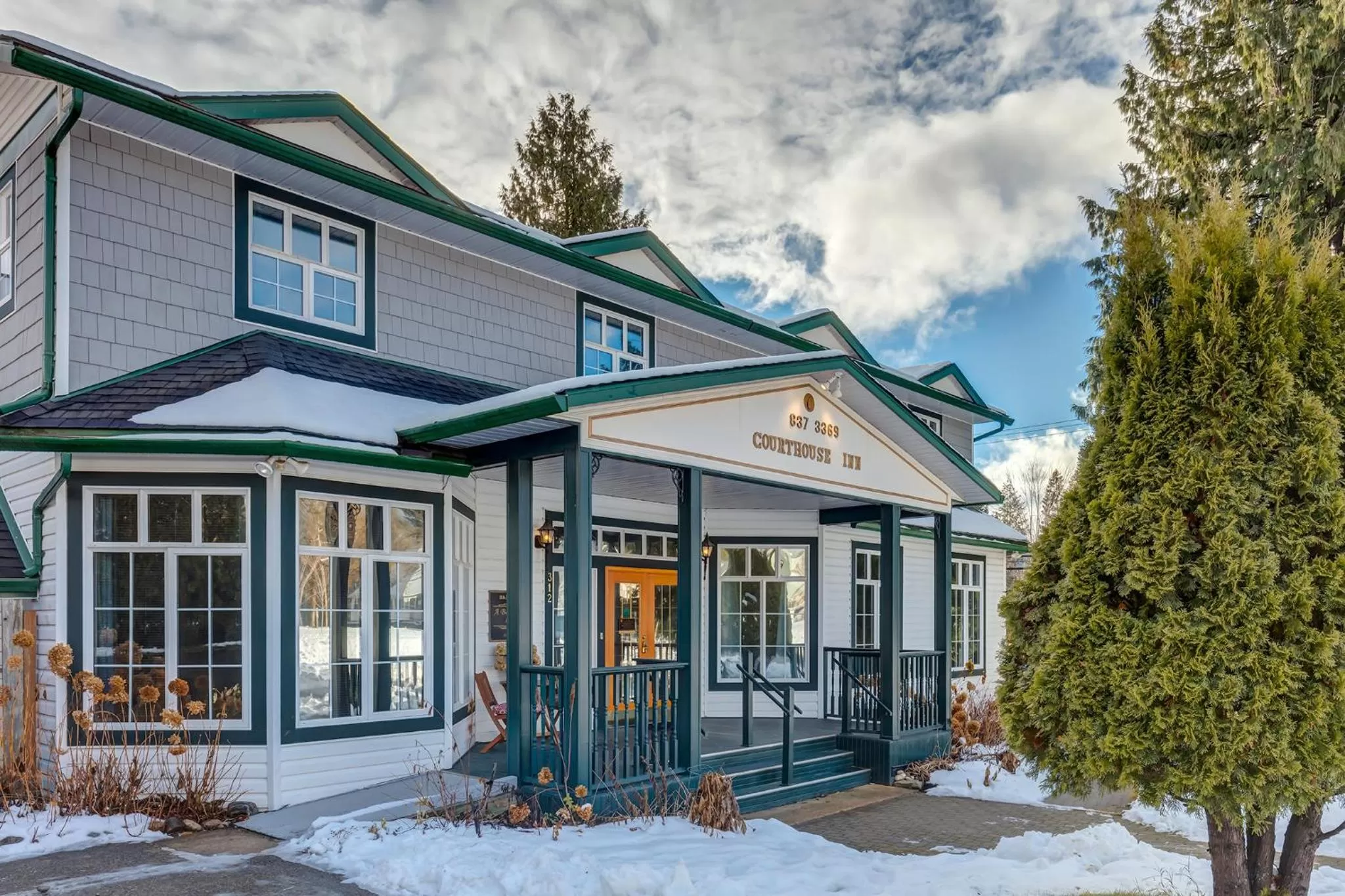 Property building in Courthouse Inn Revelstoke