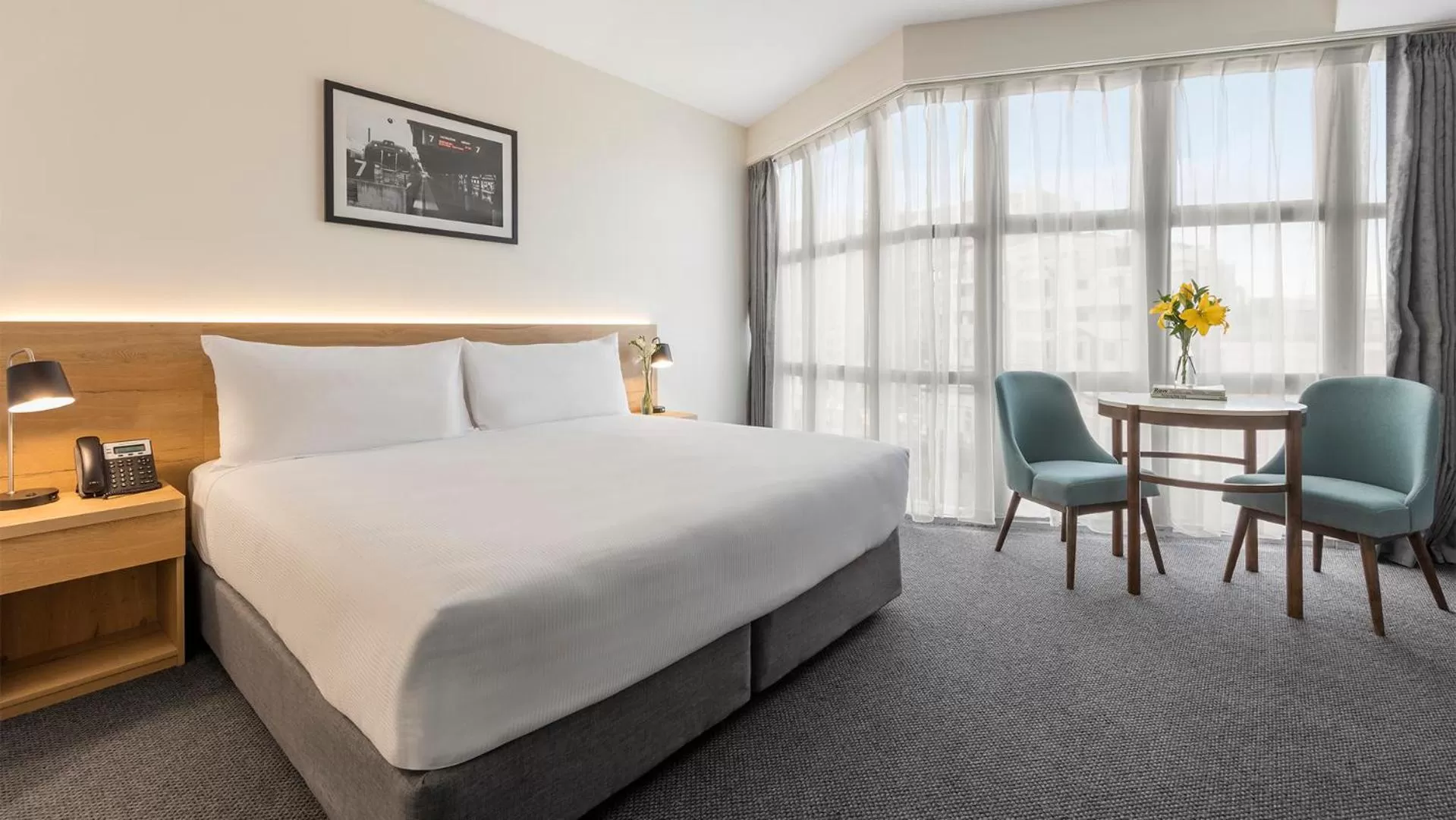 Bed in Oaks Wellington Hotel