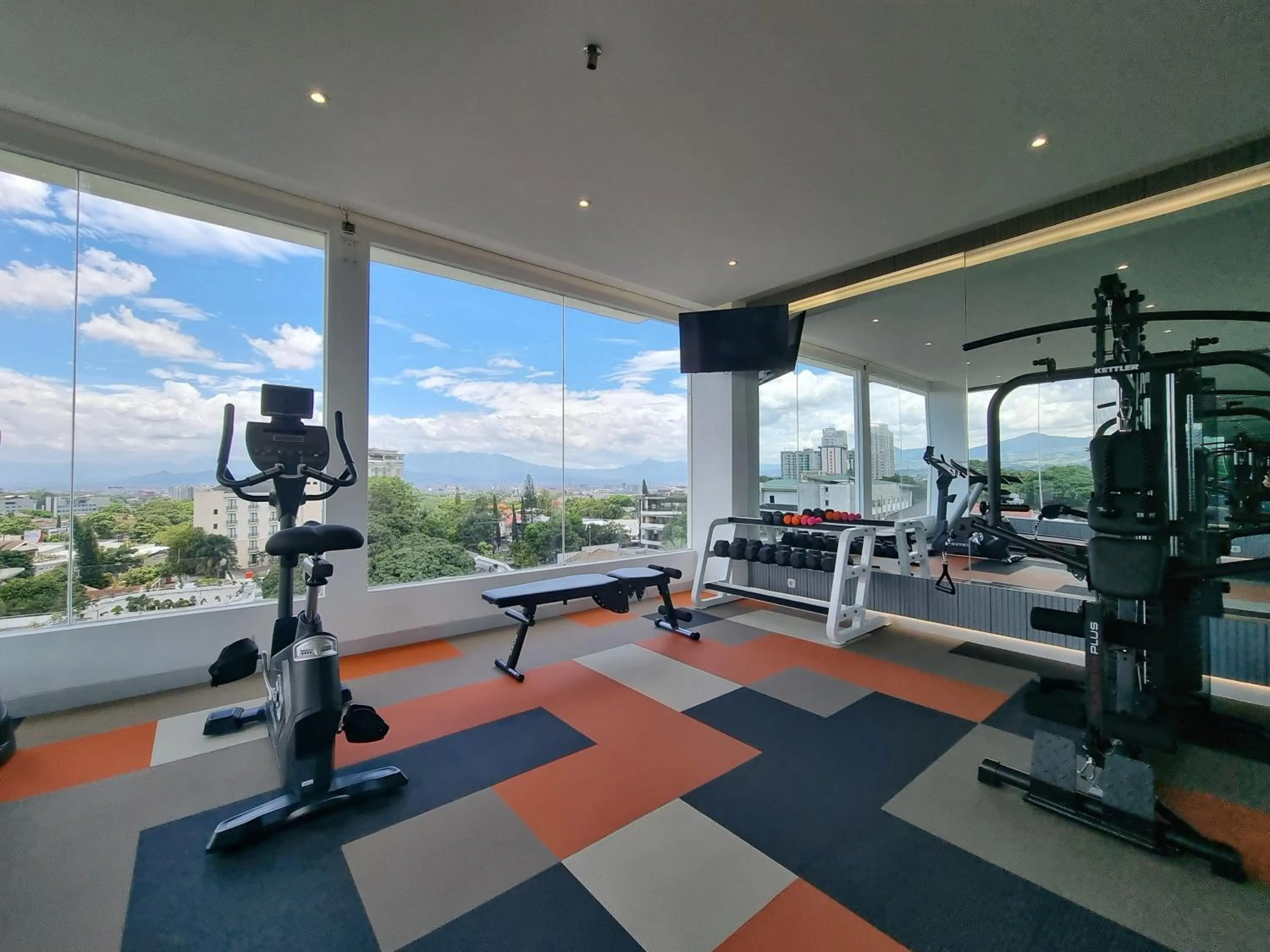 Fitness centre/facilities in Hemangini Hotel Bandung