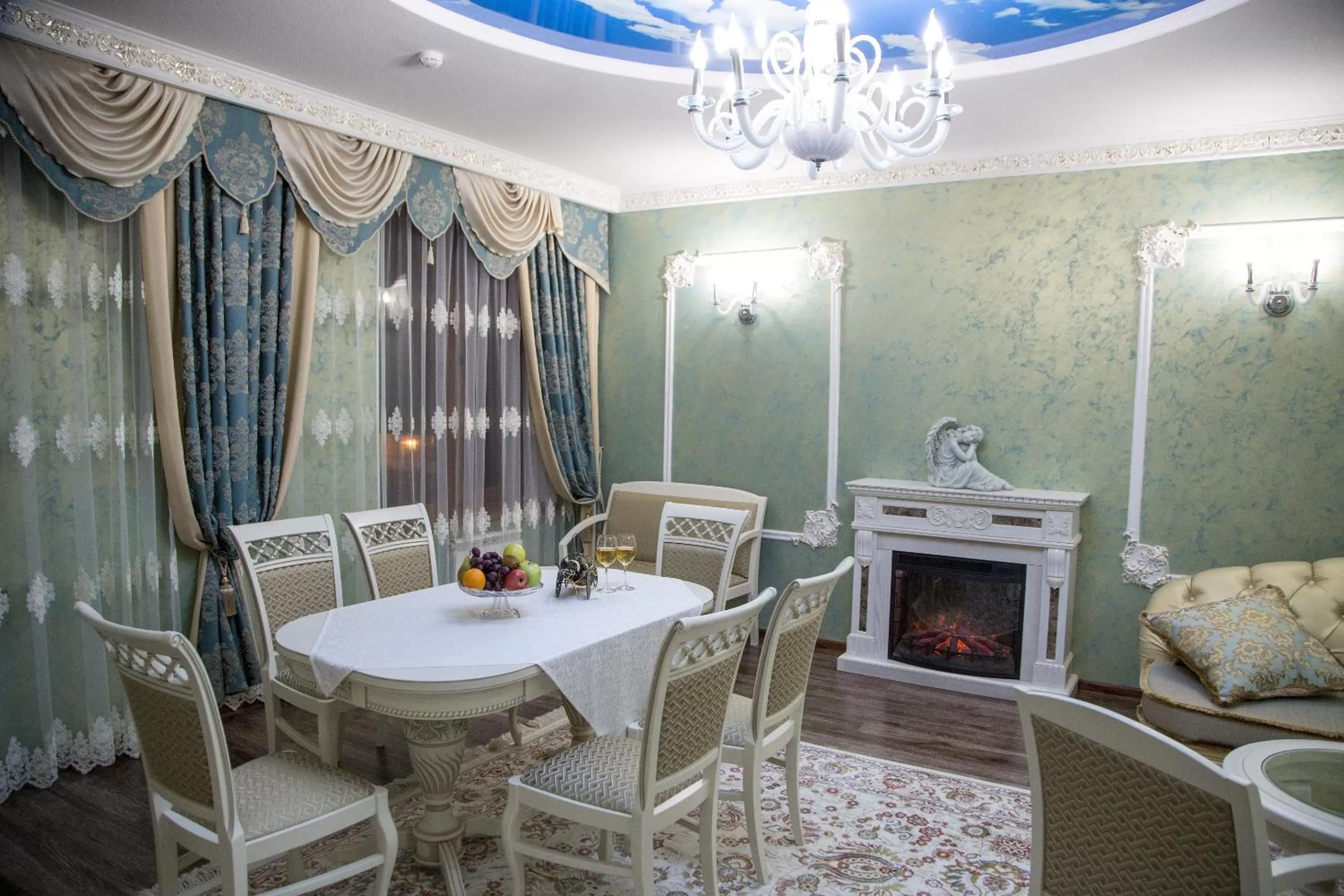 Dining area in Amsterdam Hotel Aktobe