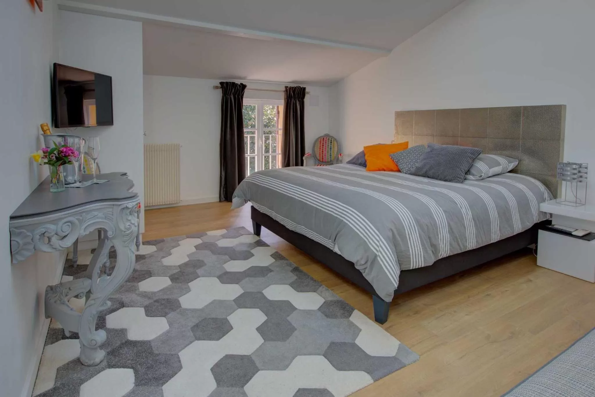 Superior King Room in Chateau du Palanquey & SPA