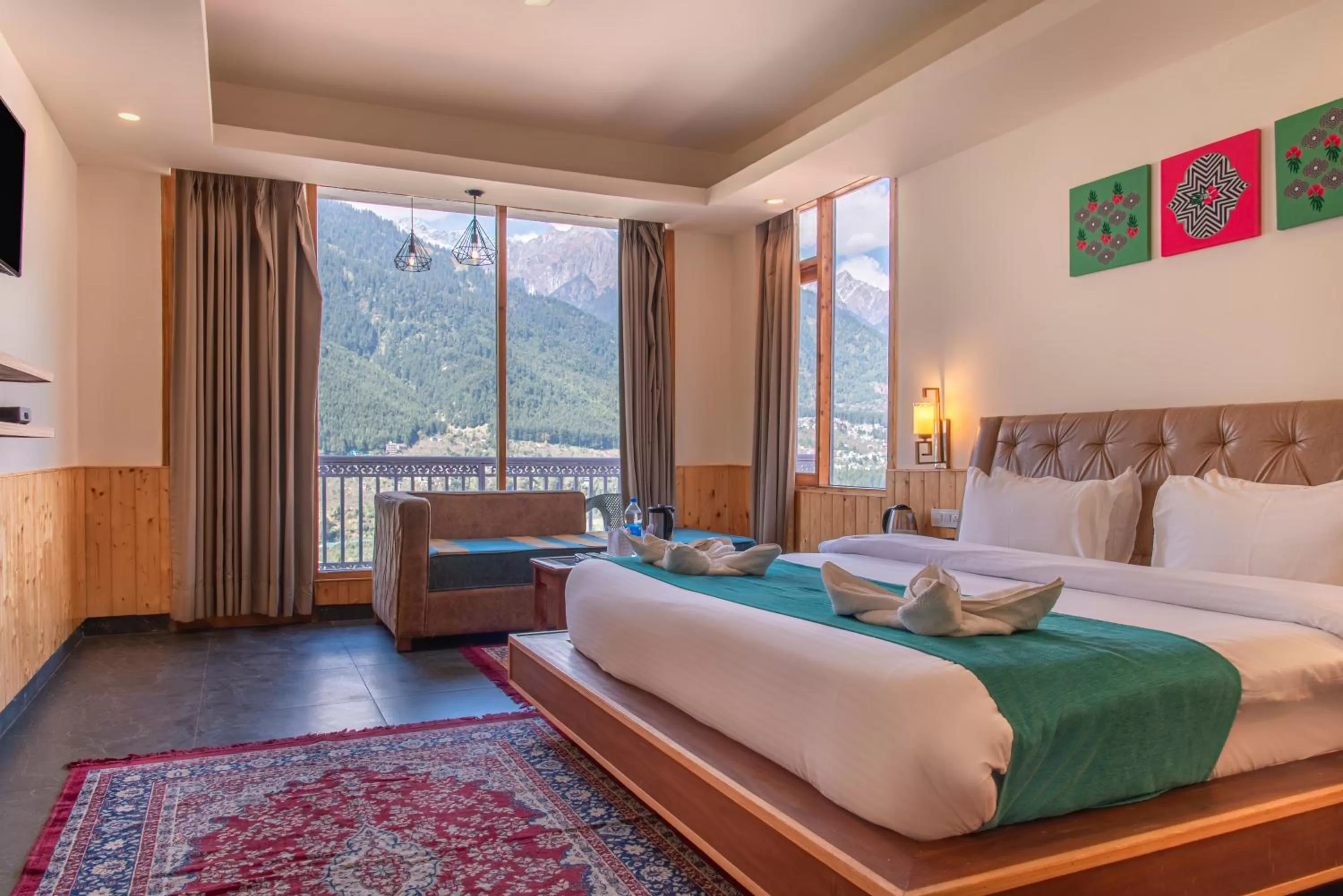 Double Room with Mountain View in Echor Himalayan Heights Manali