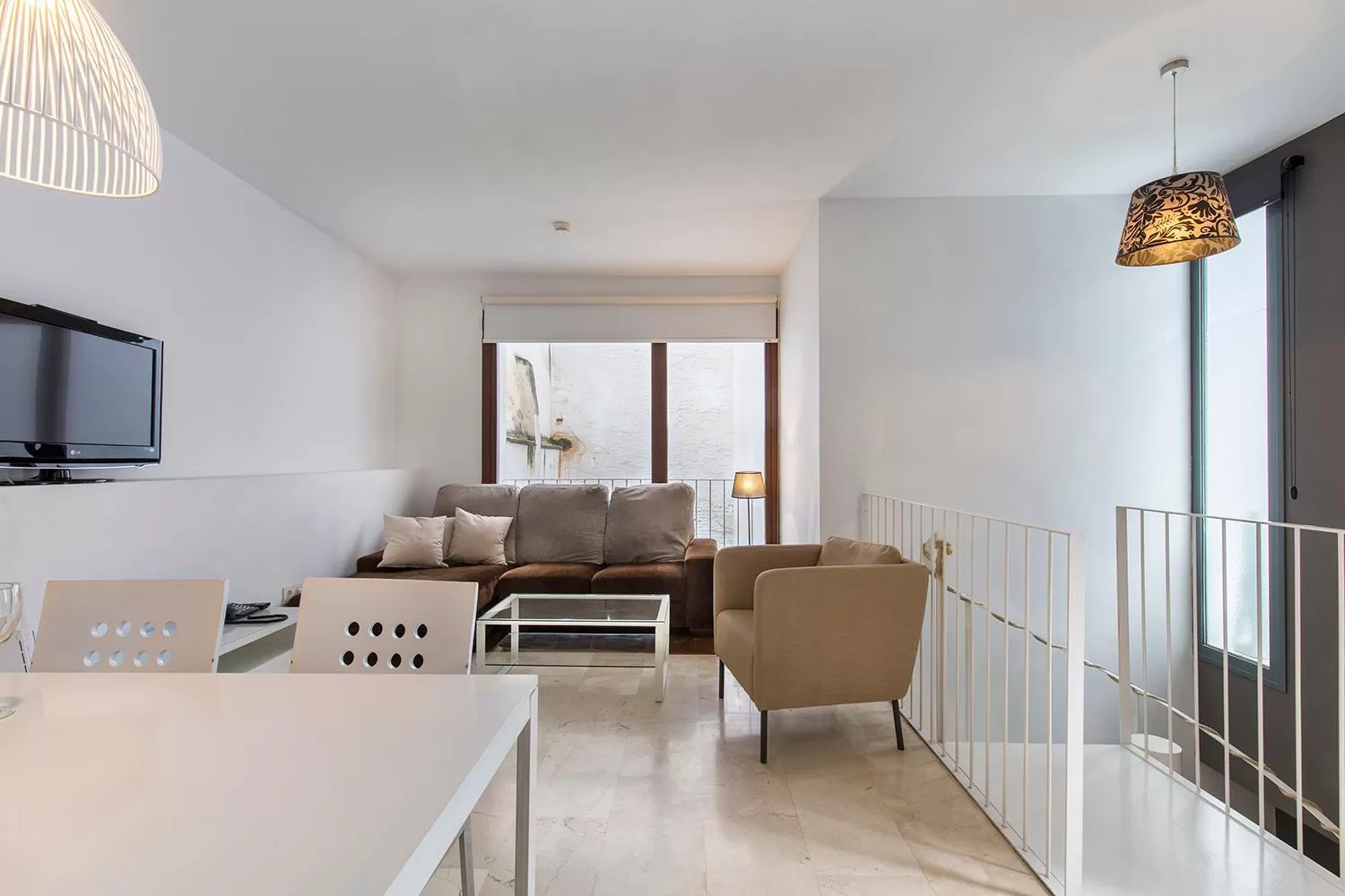 Living room, Bed in tuGuest Elvira Suites