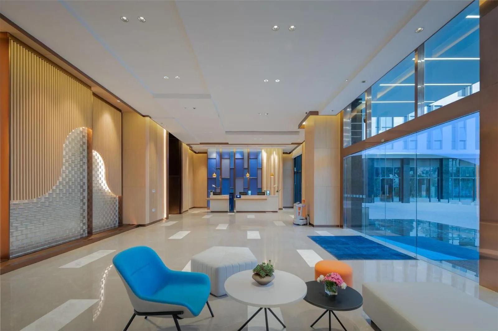 Lobby or reception in Holiday Inn Express Shunde Daliang by IHG