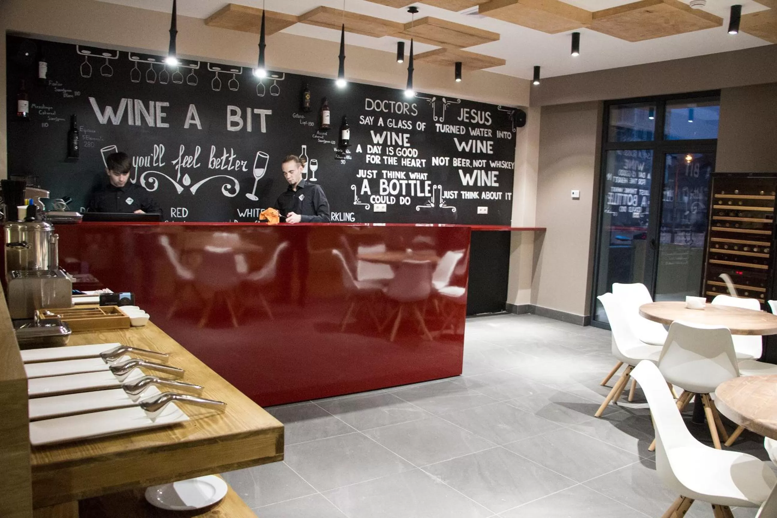 Lounge or bar in Wine Hotel Chisinau