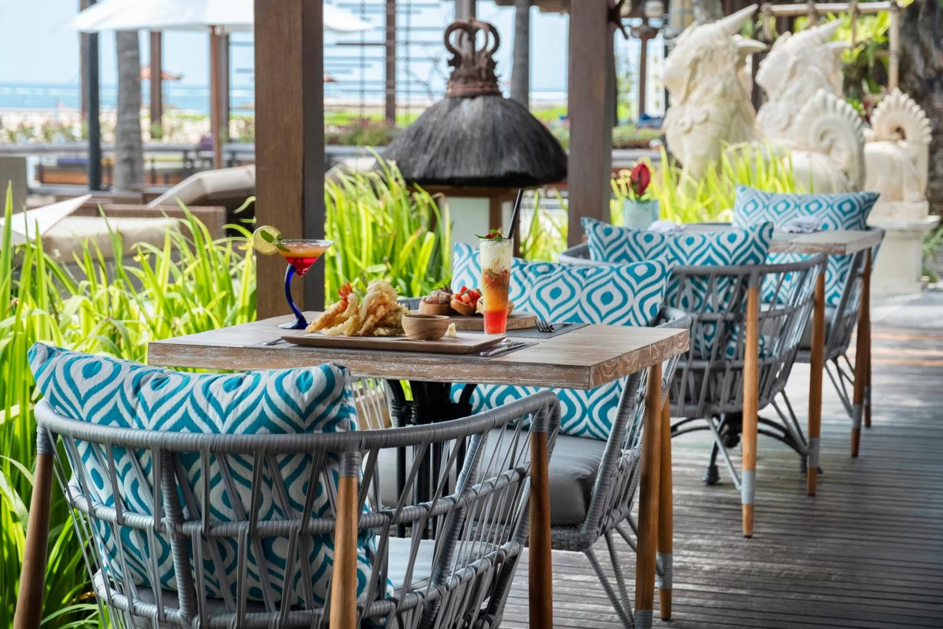 Restaurant/places to eat in Griya Santrian a Beach Resort And Spa