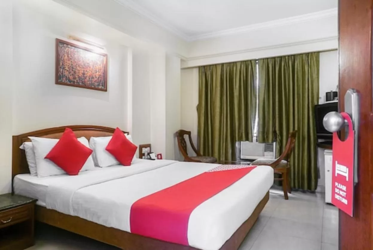 Bedroom, Bed in Octave Bund Garden