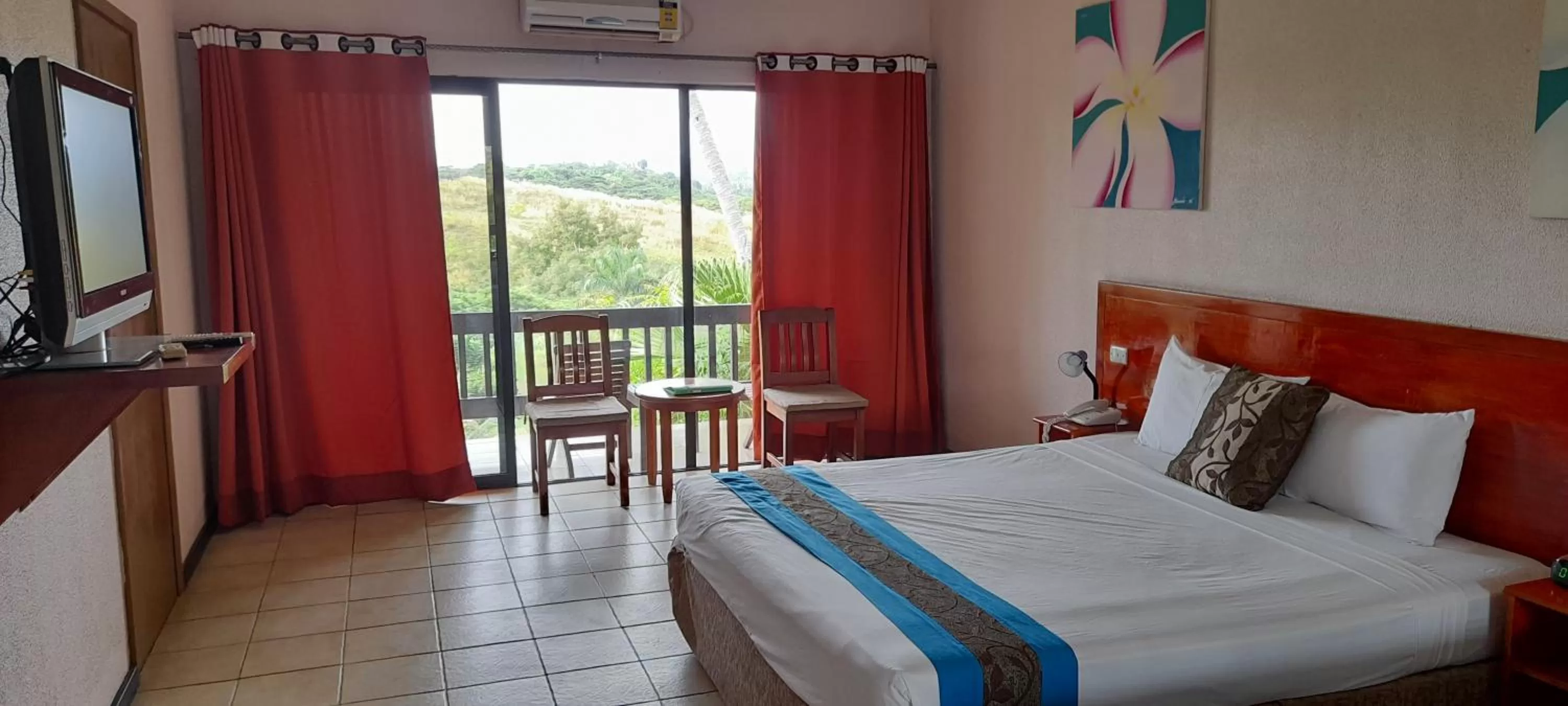 Bed in Anchorage Beach Resort