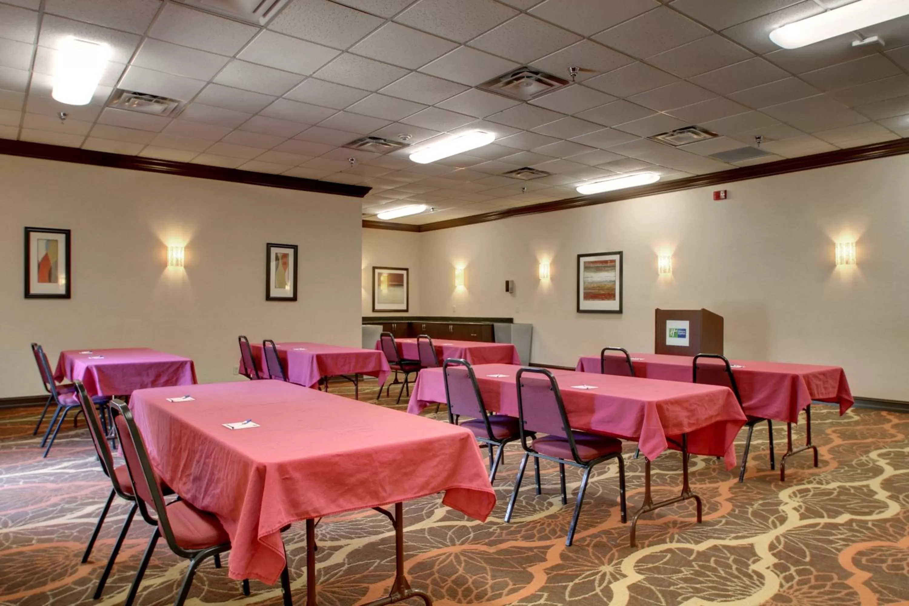 Meeting/conference room in Holiday Inn Express Hotel Fort Campbell-Oak Grove by IHG