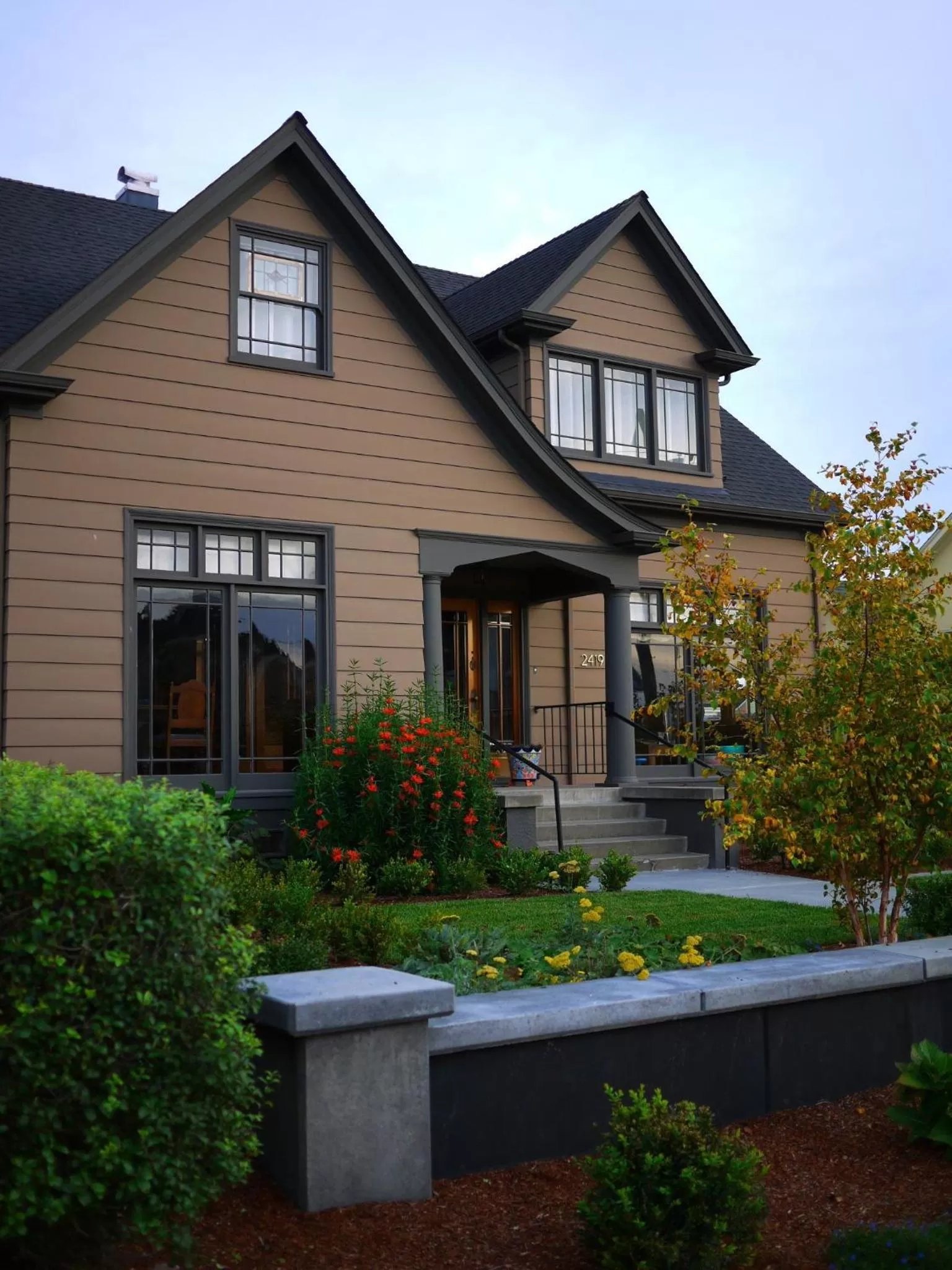 Facade/entrance in Hydrangea Inn