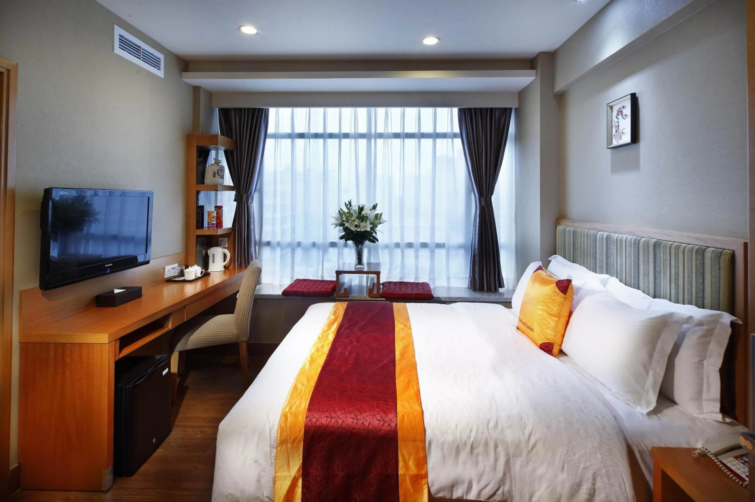 Photo of the whole room in Guangzhou The Royal Garden Hotel