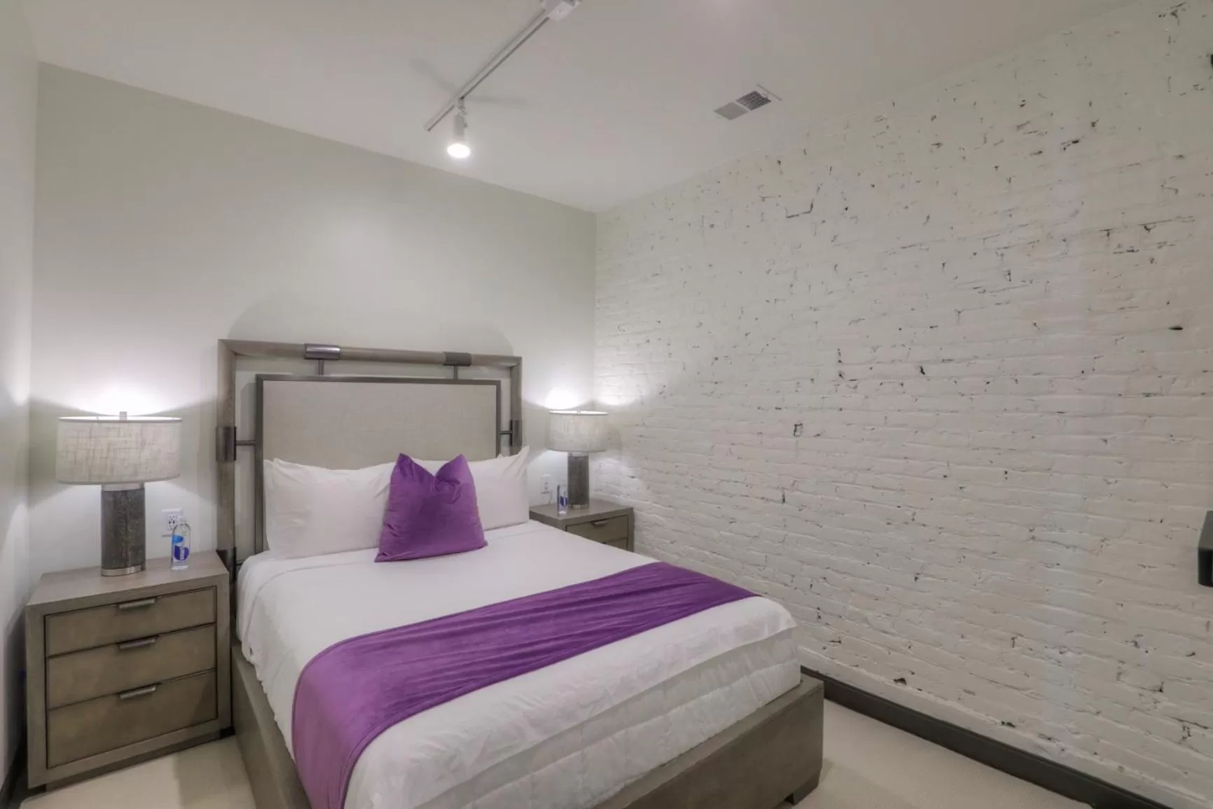 Bed in Studio 154 Hotel