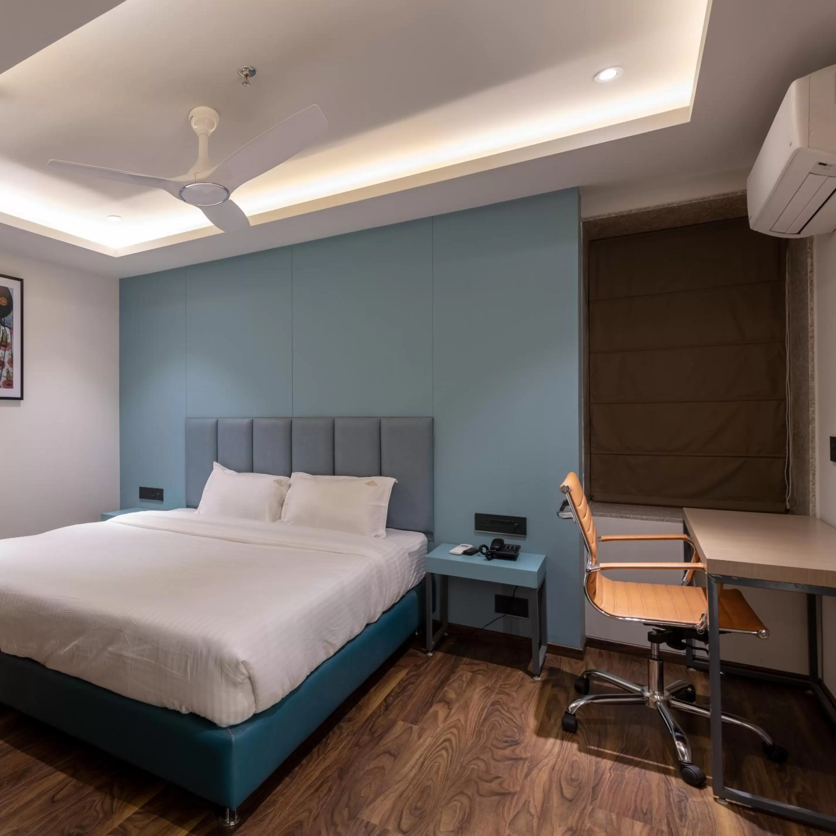 Photo of the whole room, Bed in Hotel Regal Grand