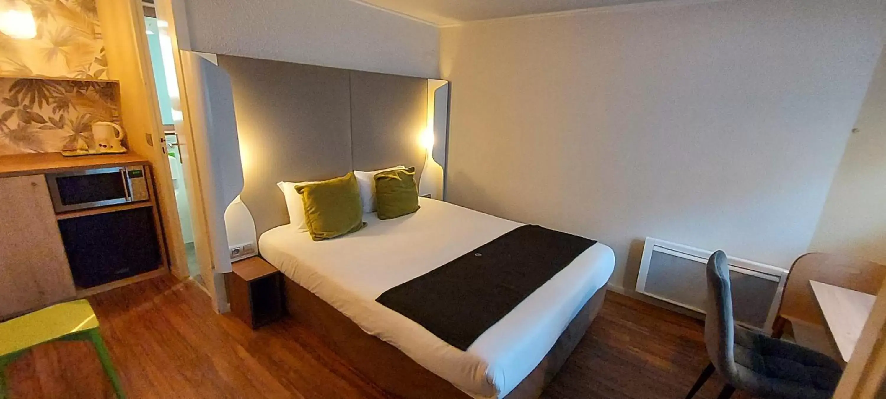 1 Double Bed - Superior Room in Campanile NATURE - Le Mans Est 1 Double Bed - Superior Room in Campanile NATURE - Le Mans Est