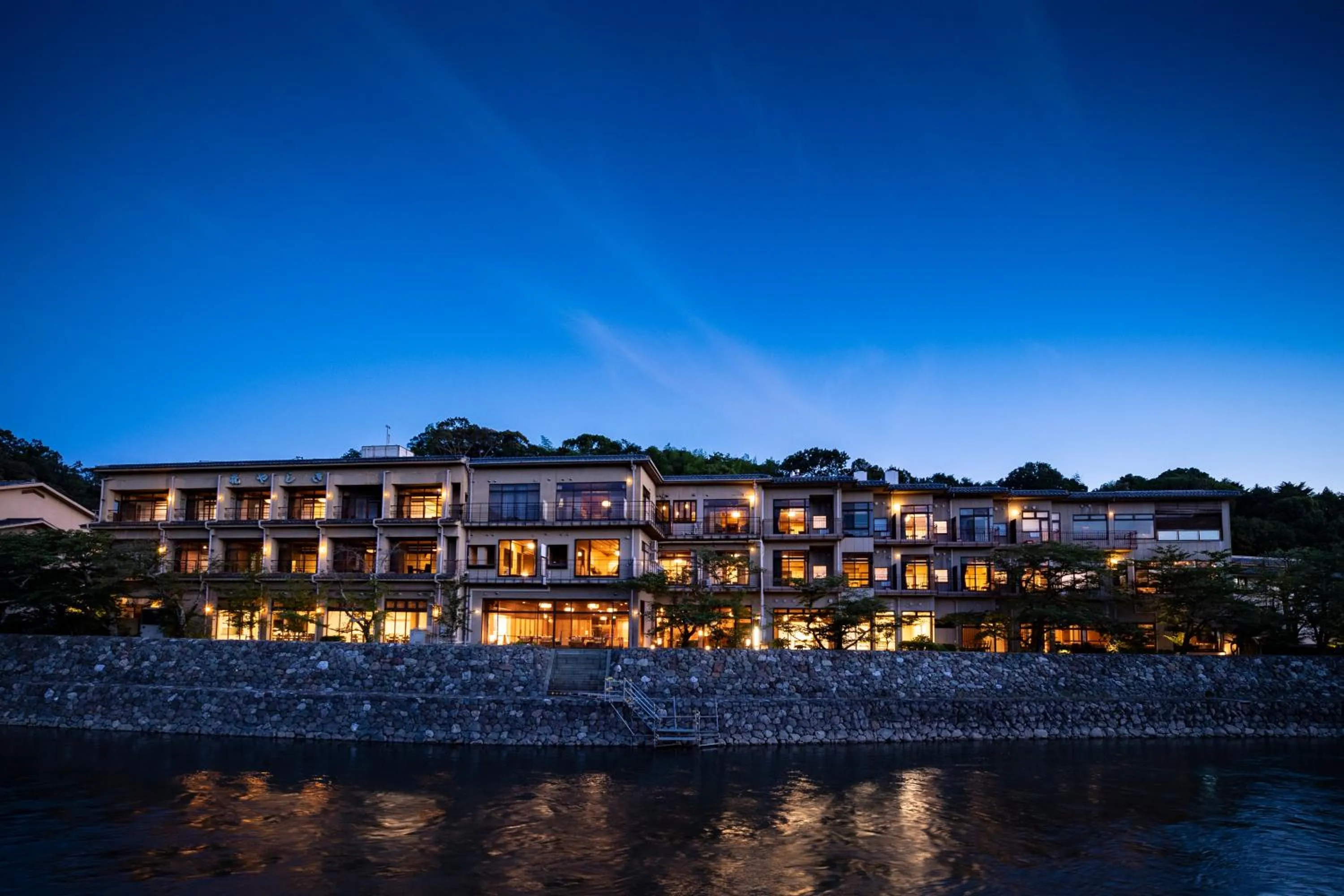 Property building in Hanayashiki Ukifune-en