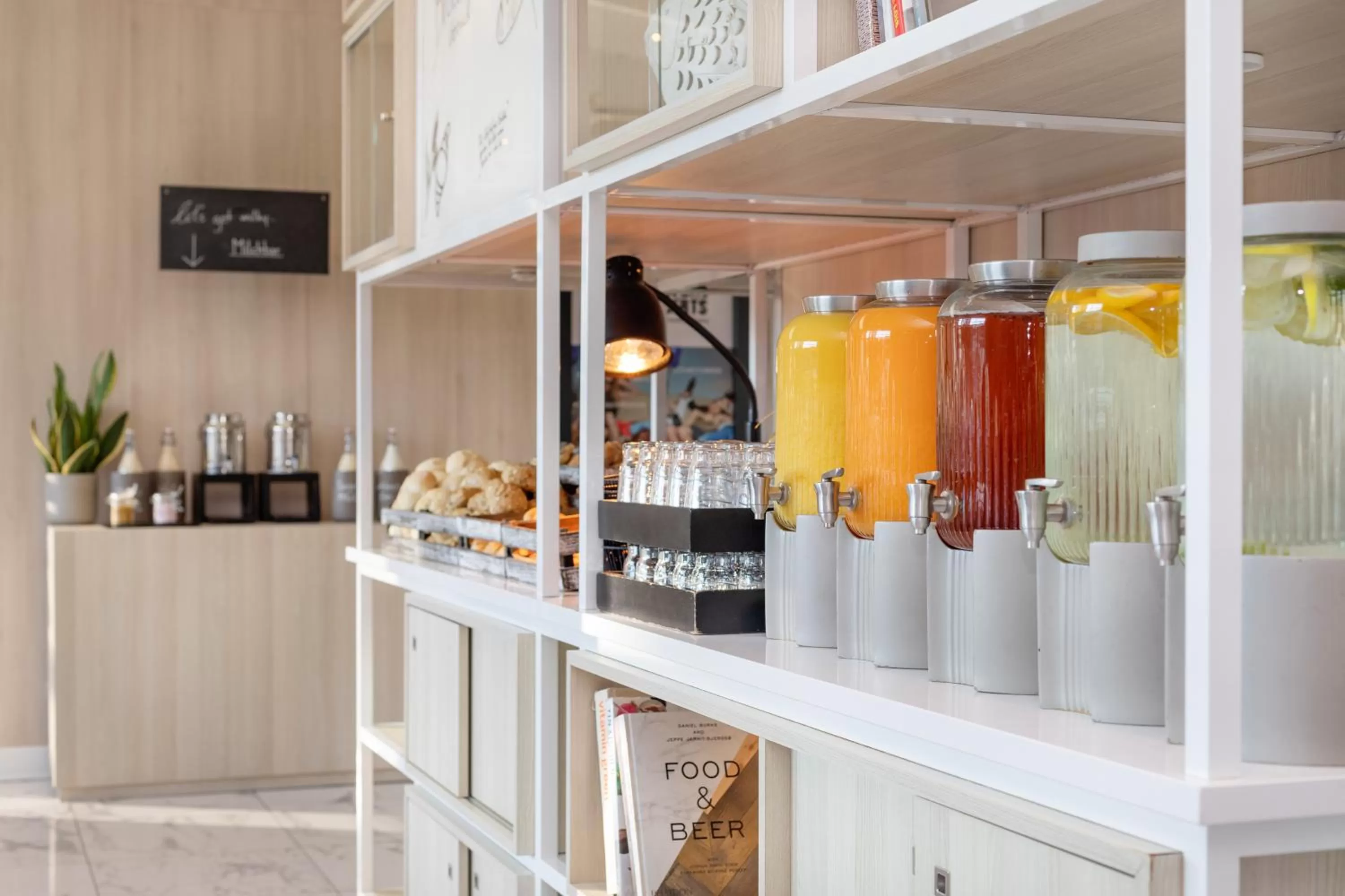 Restaurant/places to eat in INNSiDE by Meliá Hamburg Hafen