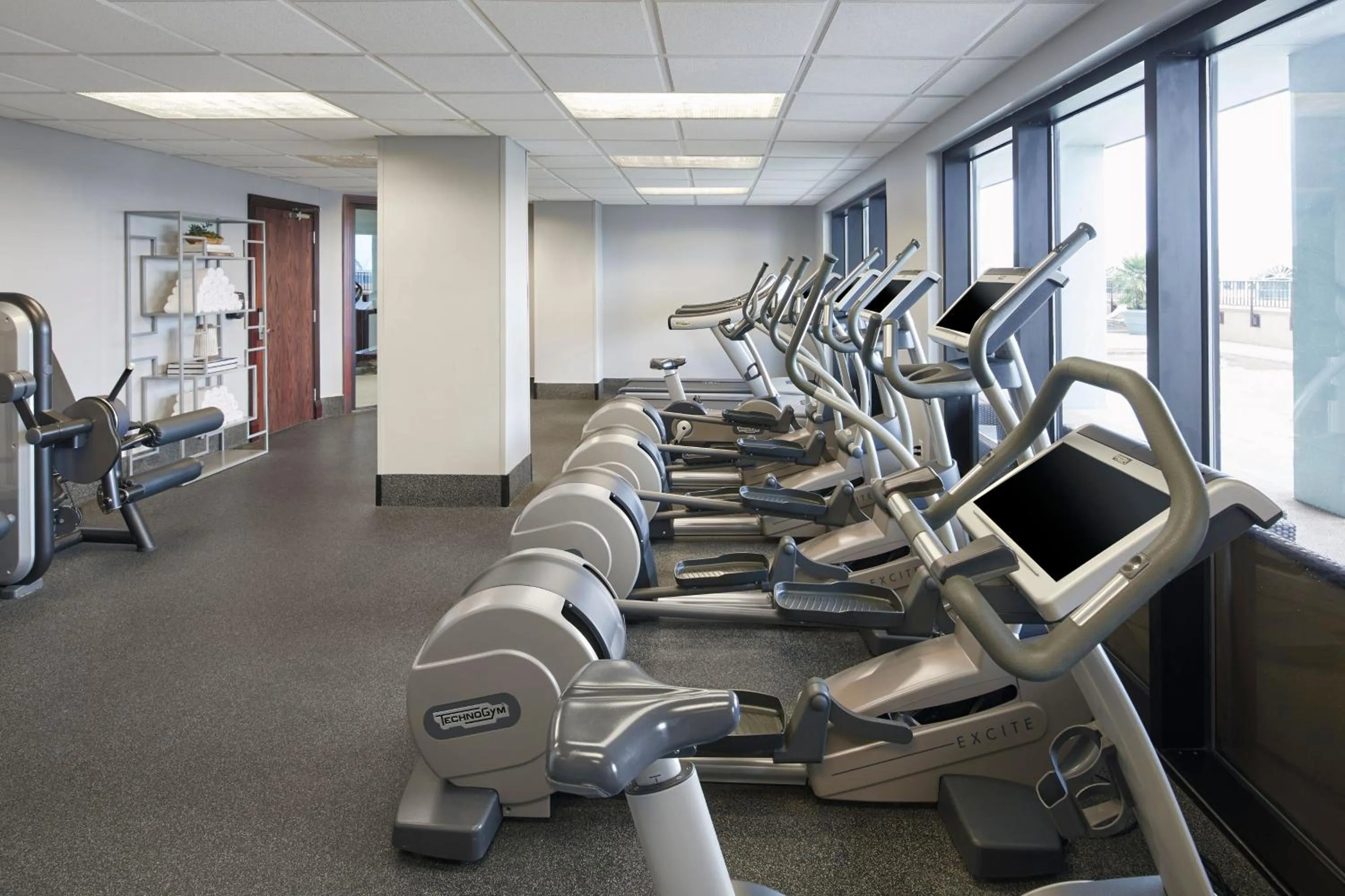 Fitness centre/facilities in Renaissance Mobile Riverview Plaza Hotel
