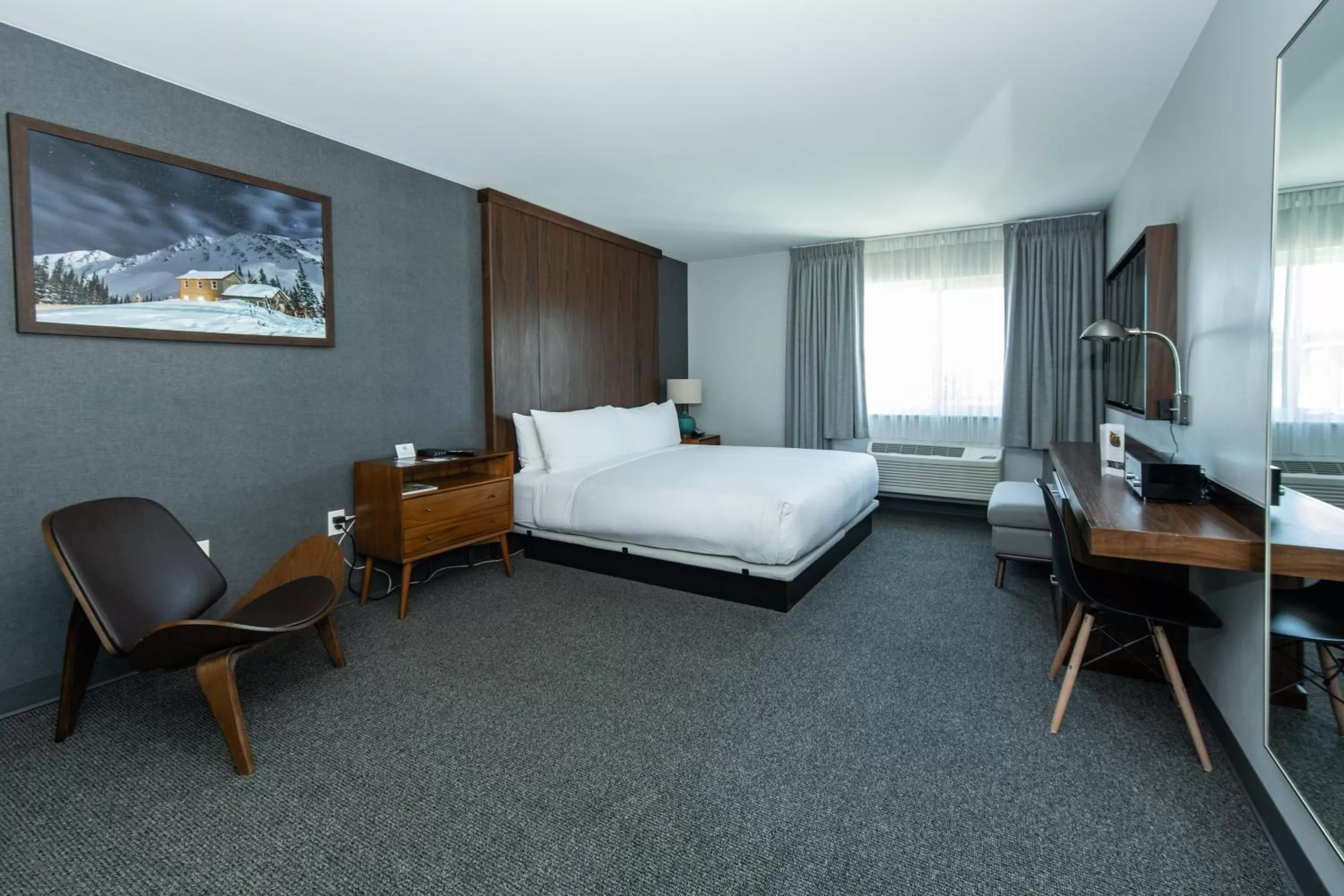 Photo of the whole room, Bed in Park City Peaks