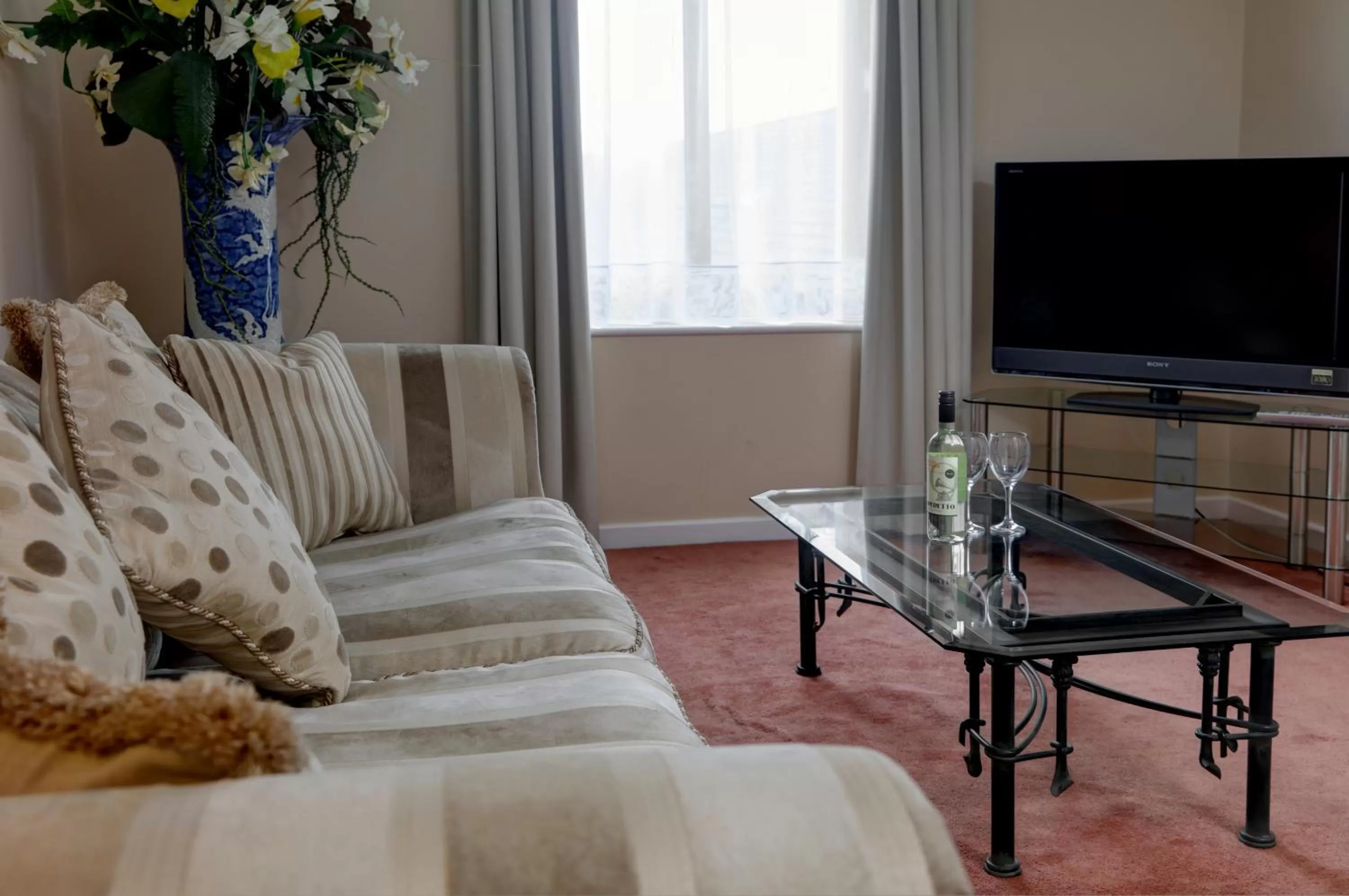Seating area in Best Western Plus Bentley Hotel