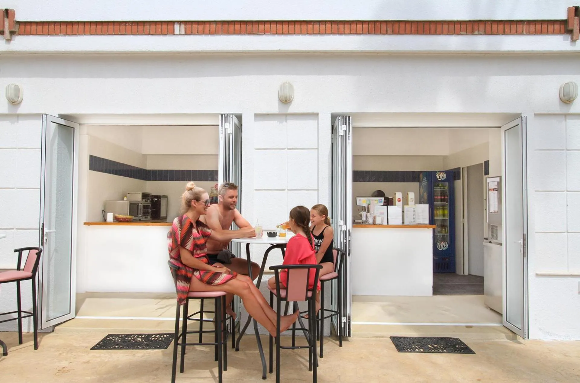 Lounge or bar in Hotel Gran Garbi Mar & AquaSplash