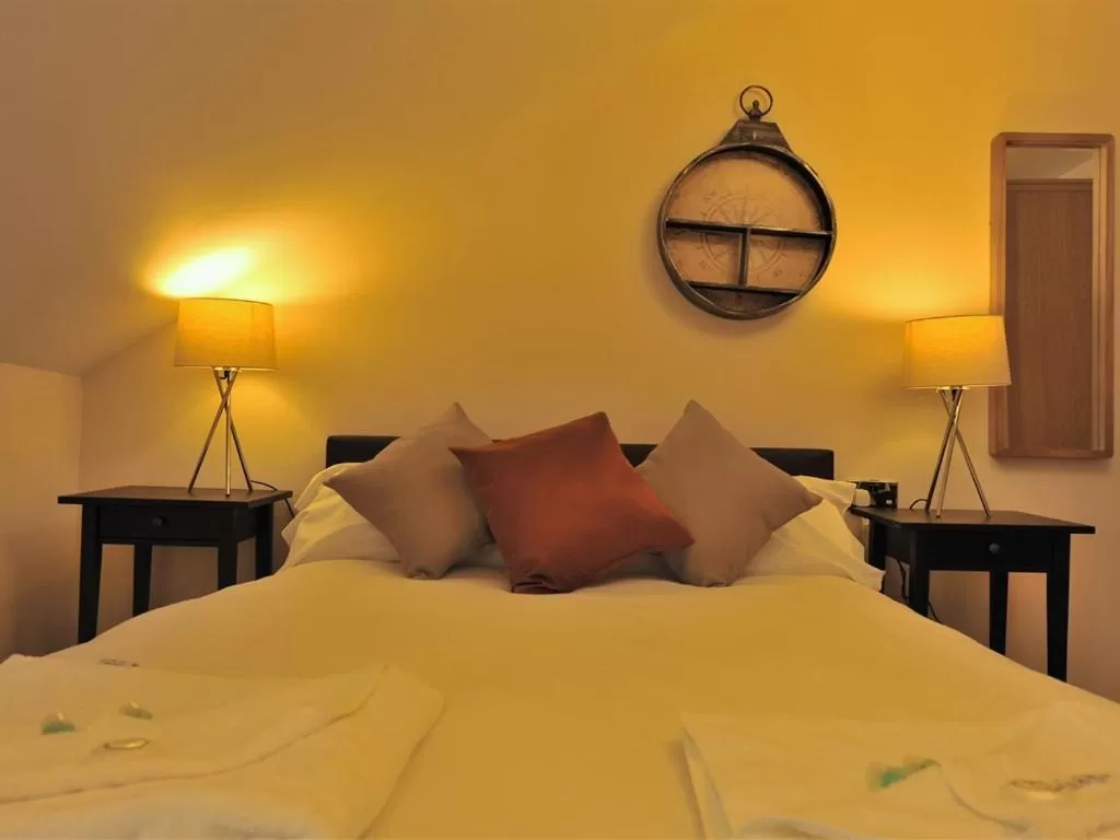 Bedroom, Bed in Gail's Guest House