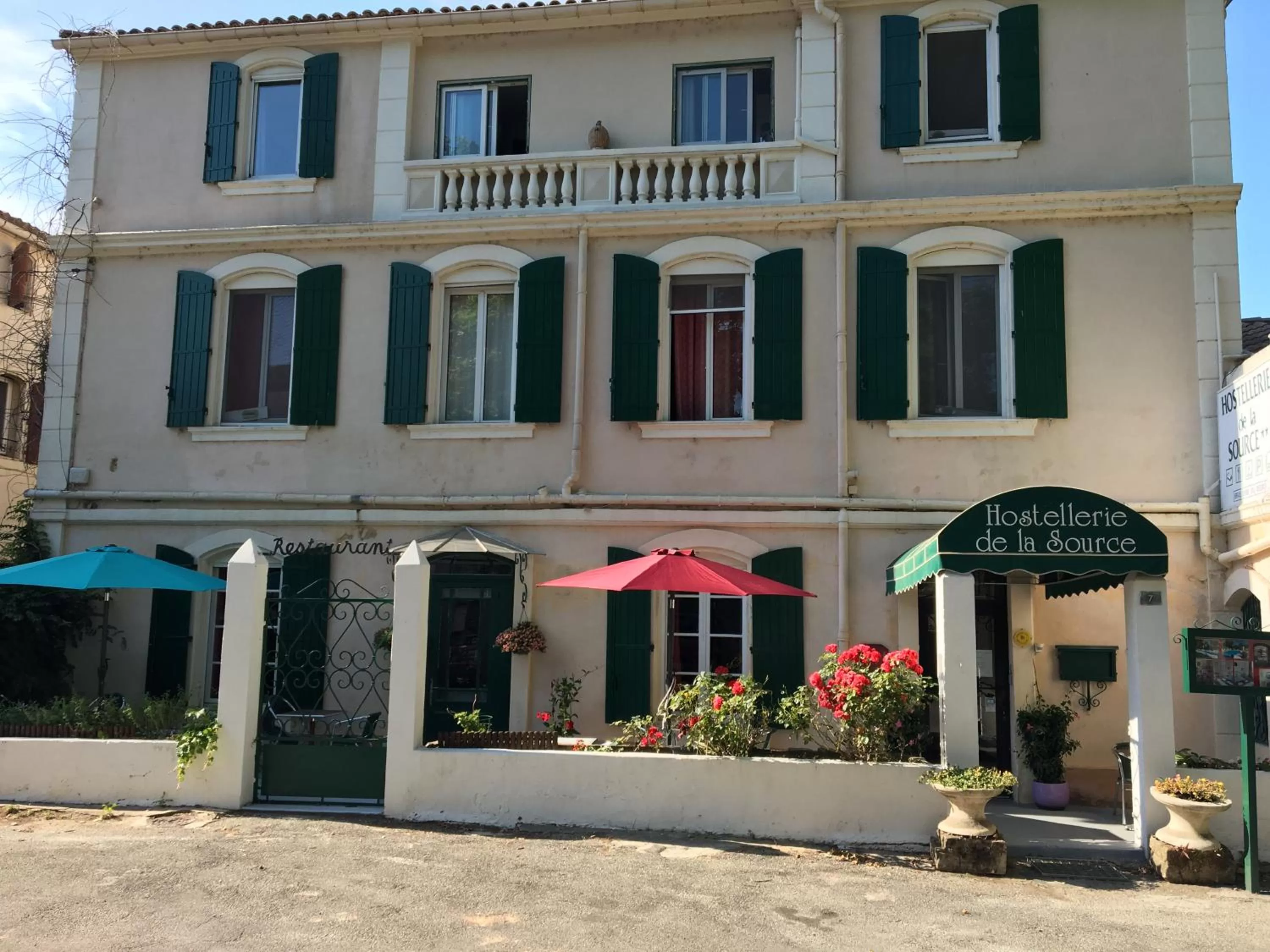 Facade/entrance in Hostellerie De La Source