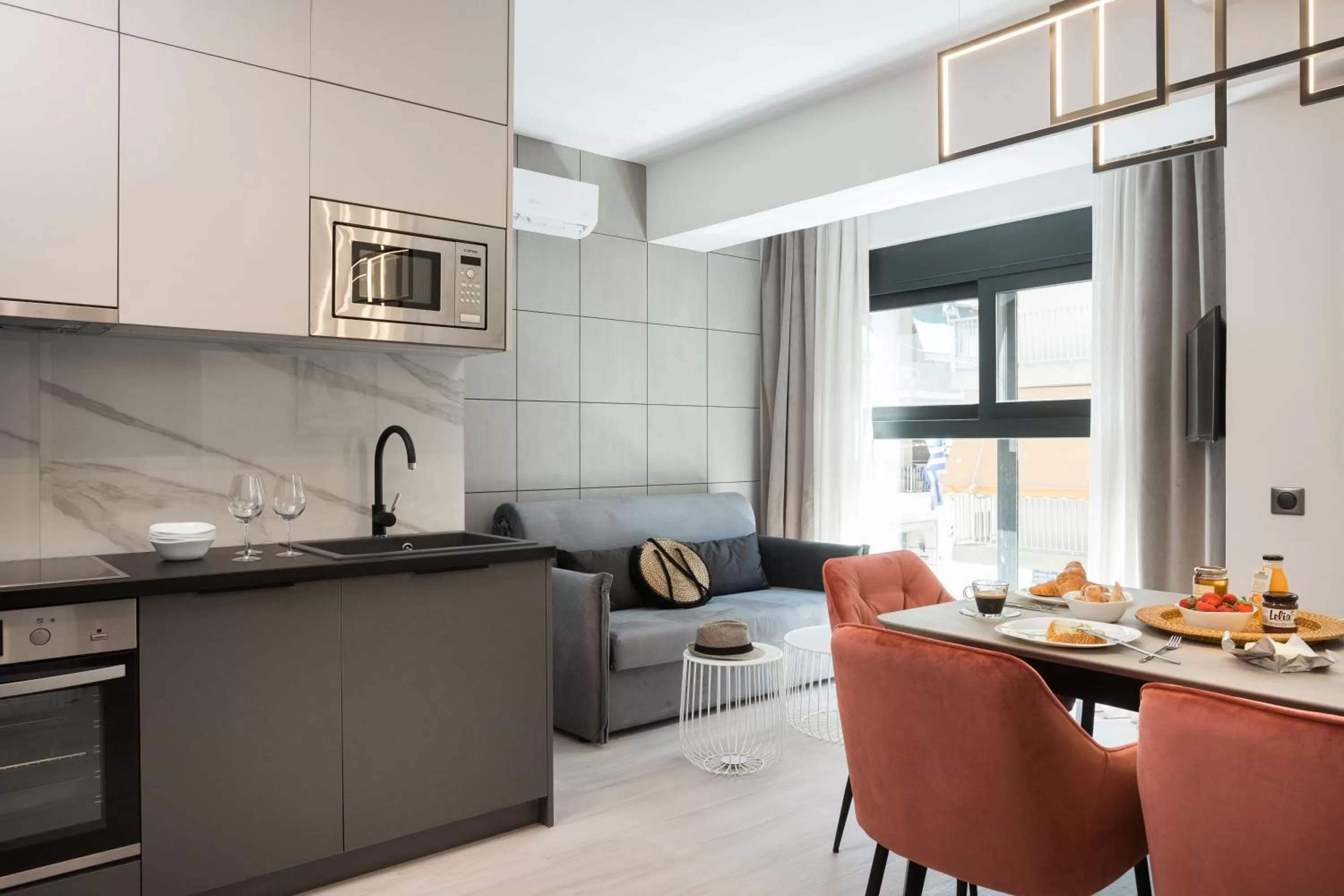Kitchen or kitchenette in LUX&EASY Athens Downtown Apartments