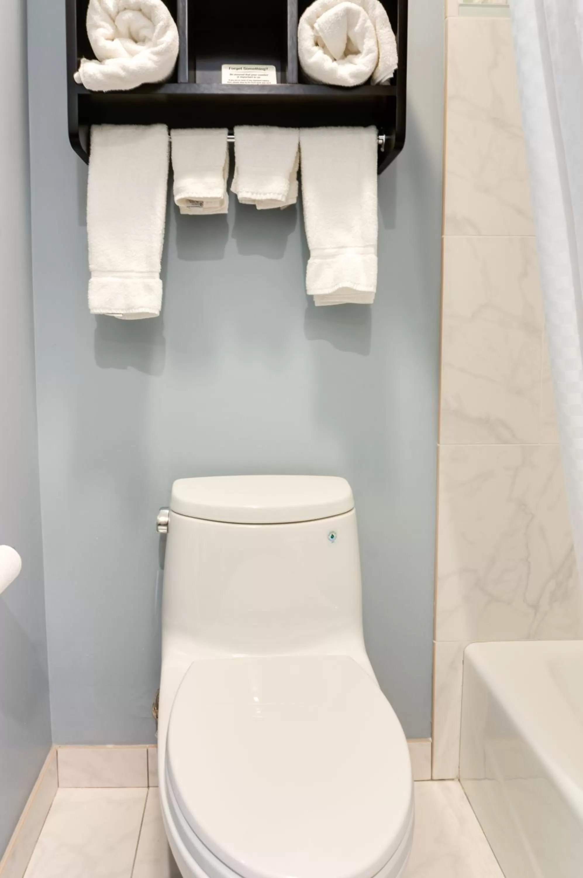 Toilet in Seaside Inn