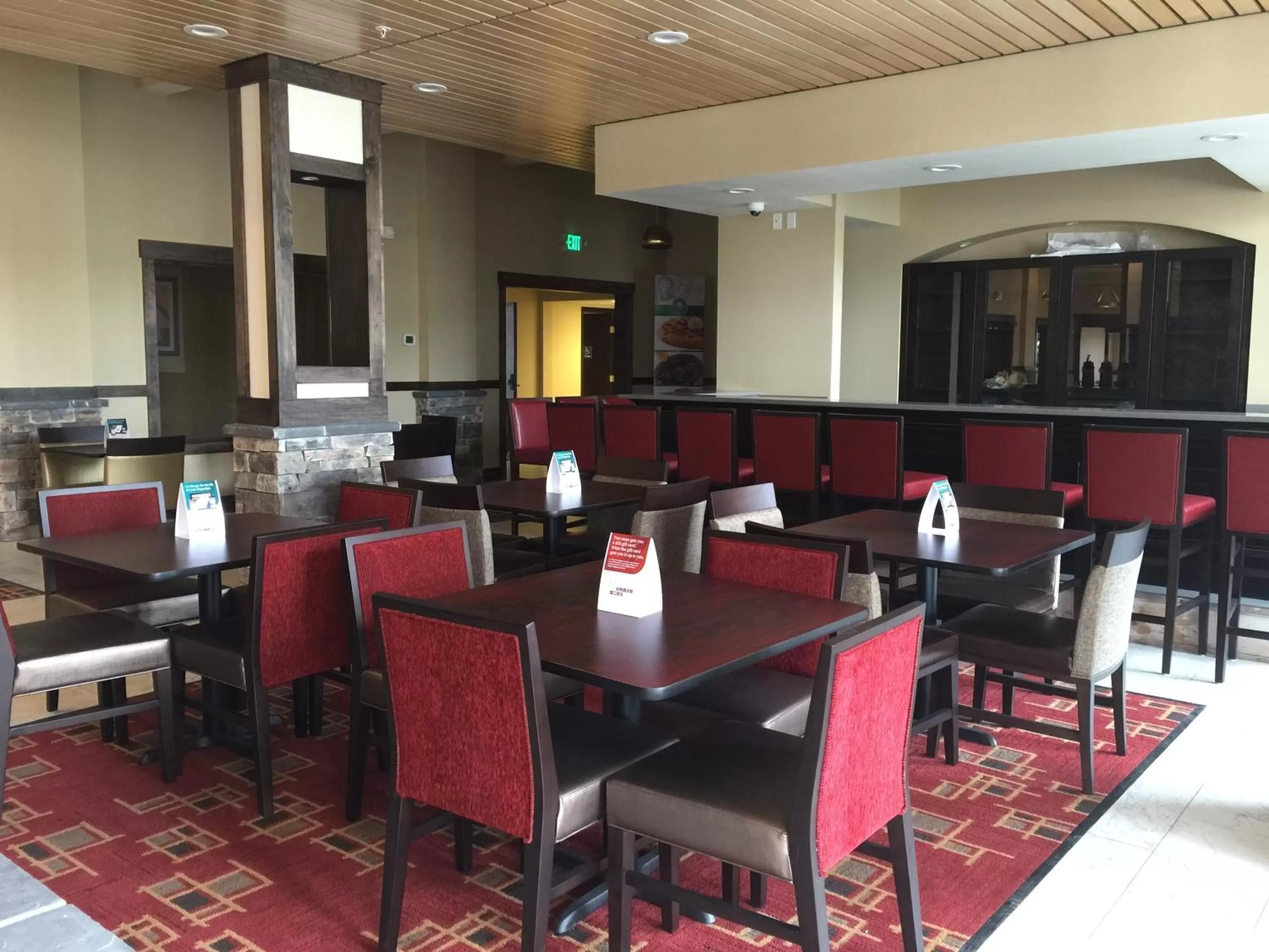 Restaurant/Places to Eat in Quality Inn & Suites Tacoma - Seattle