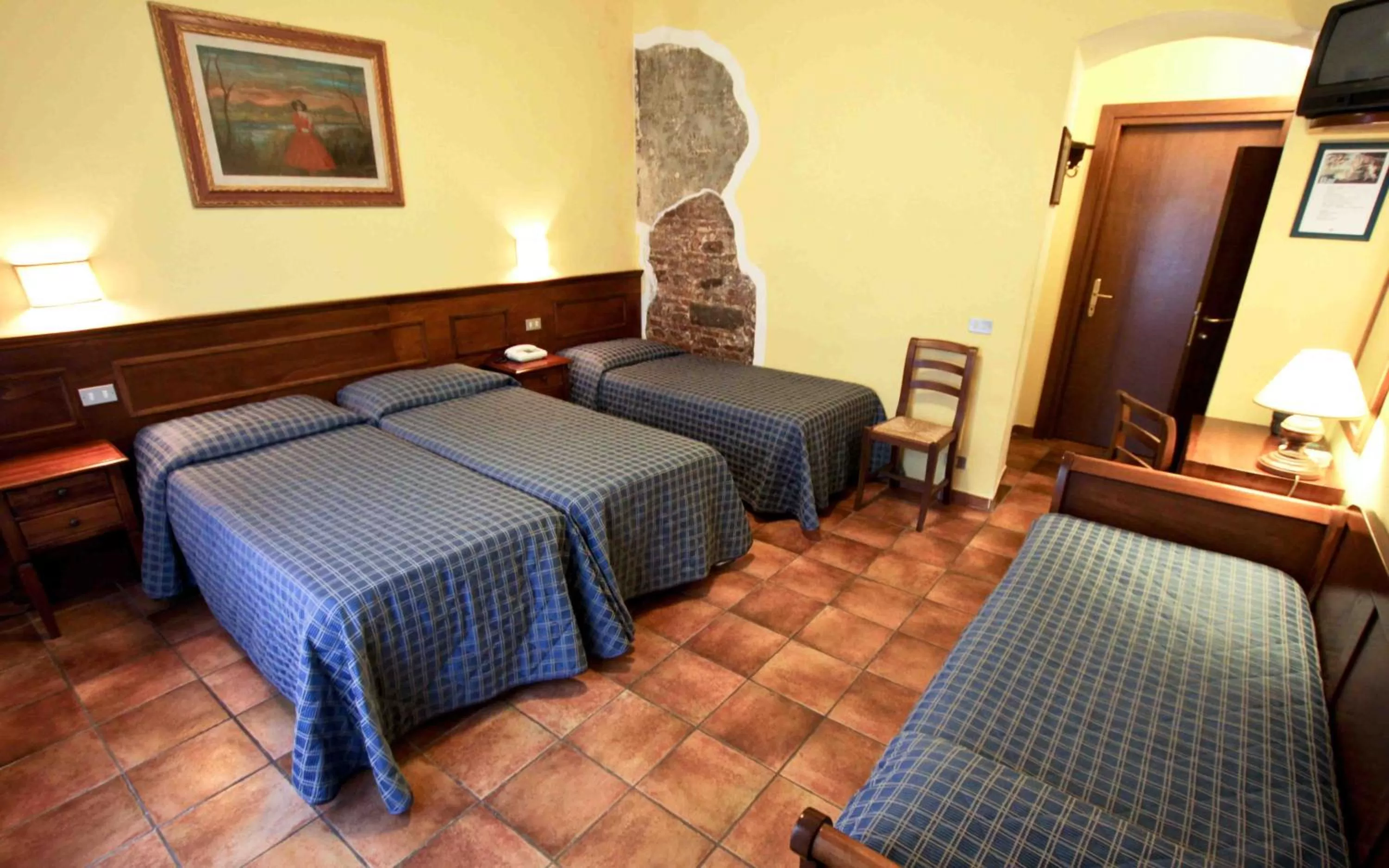 Photo of the whole room, Bed in Hotel Nizza