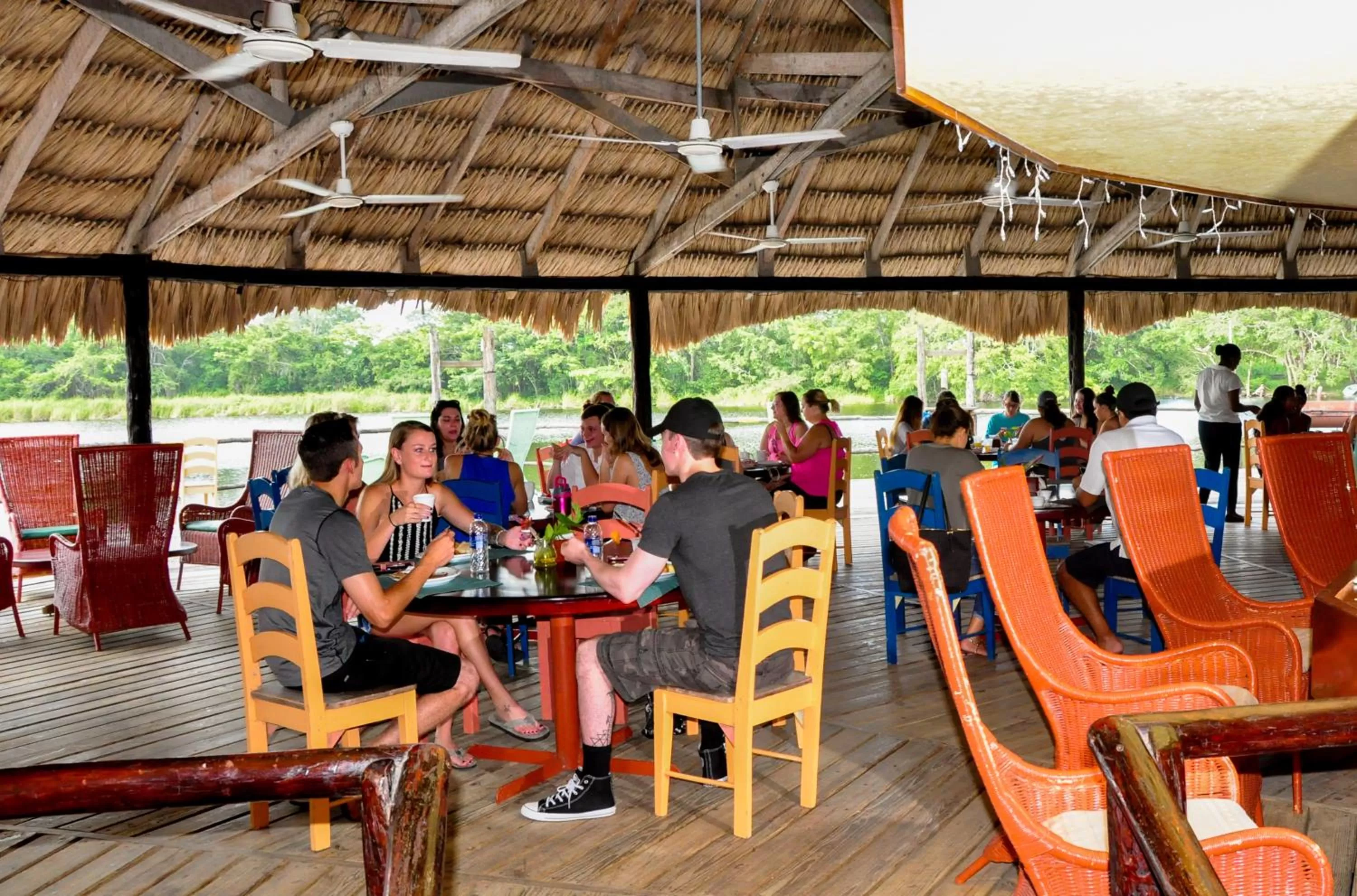 Restaurant/places to eat in Lamanai Hotel & Marina