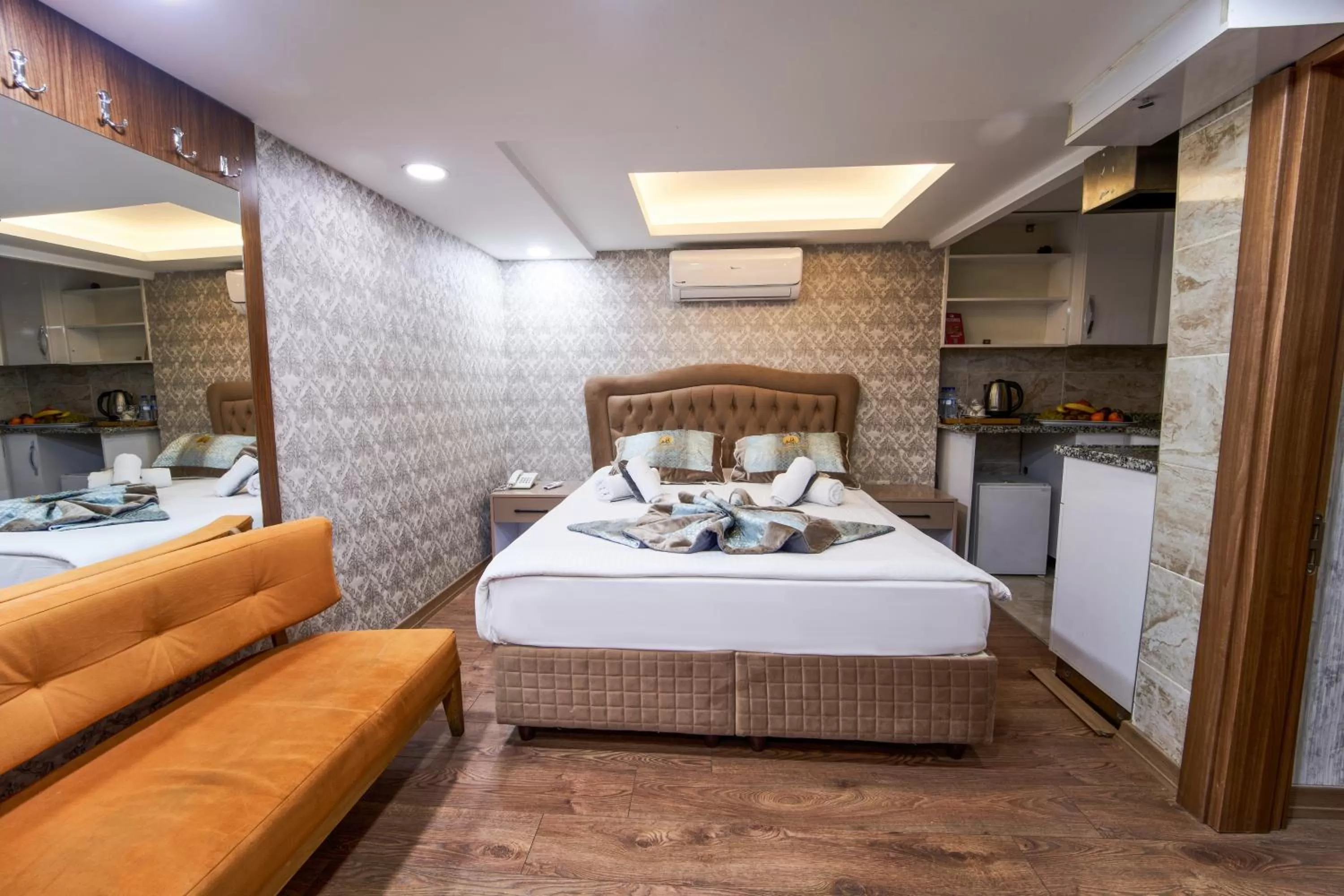 Massage, Bed in Istanbul Sirkeci Hotel