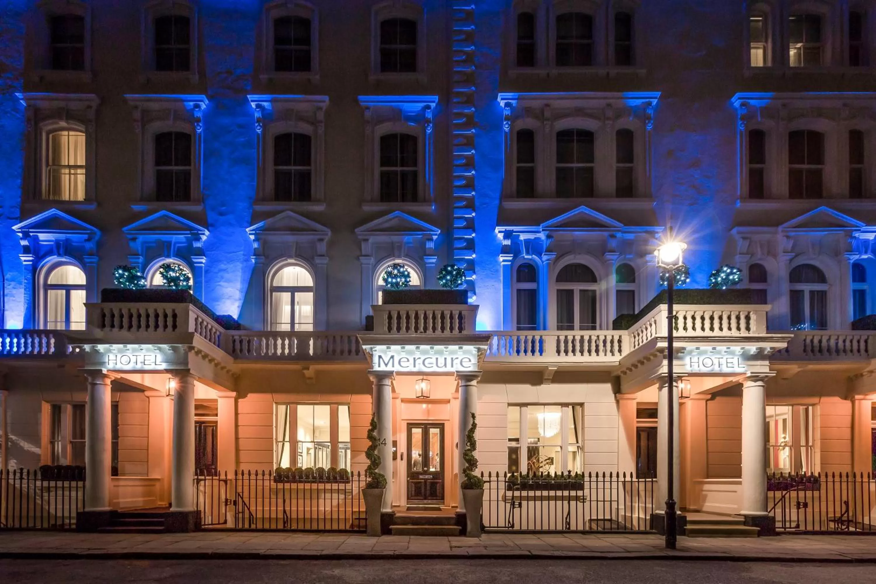 Property building in Mercure London Hyde Park Hotel