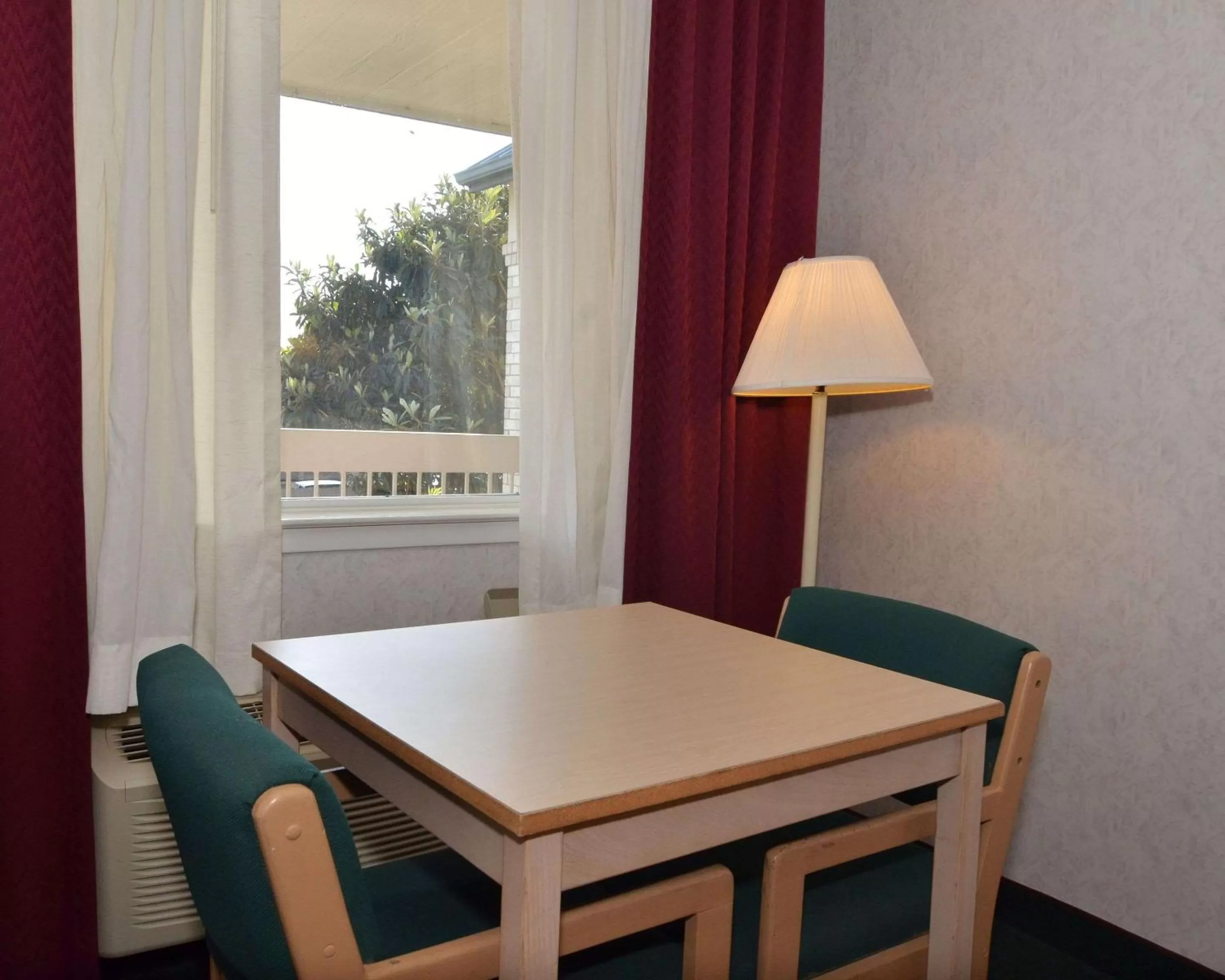 Photo of the whole room in Econo Lodge San Antonio South