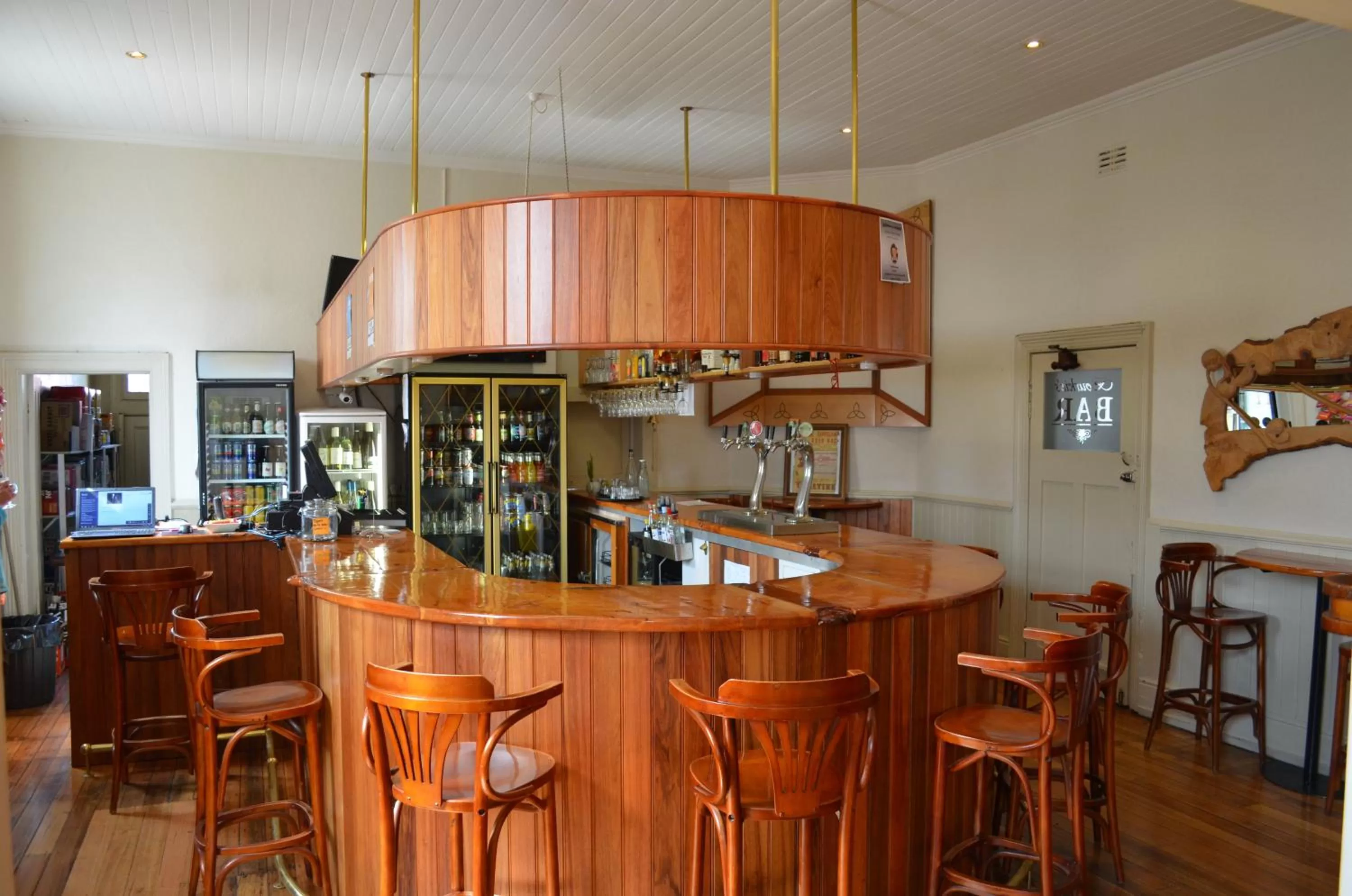Lounge or bar in The Empire Hotel Deloraine