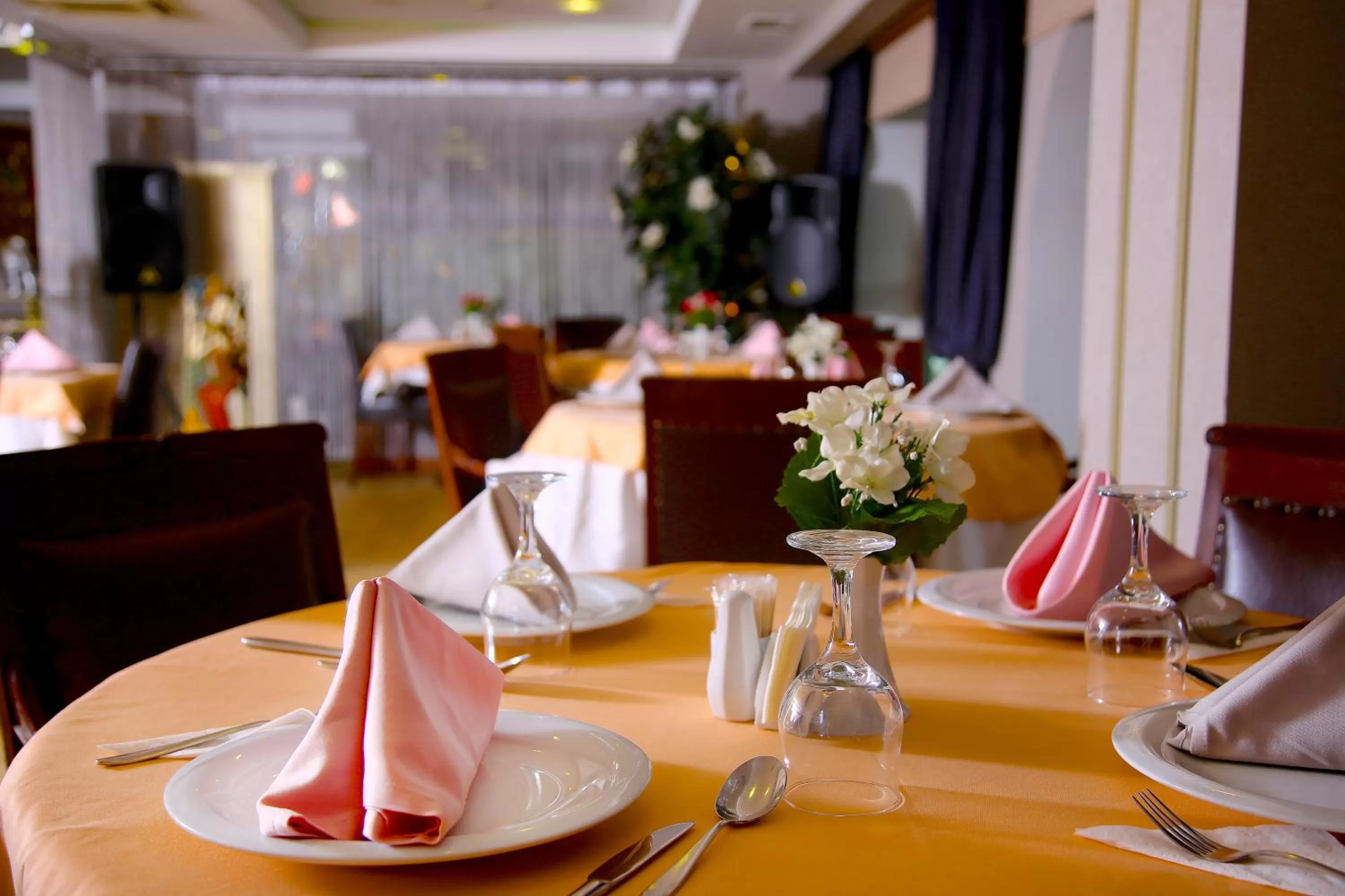 Restaurant/places to eat in Zagreb Hotel