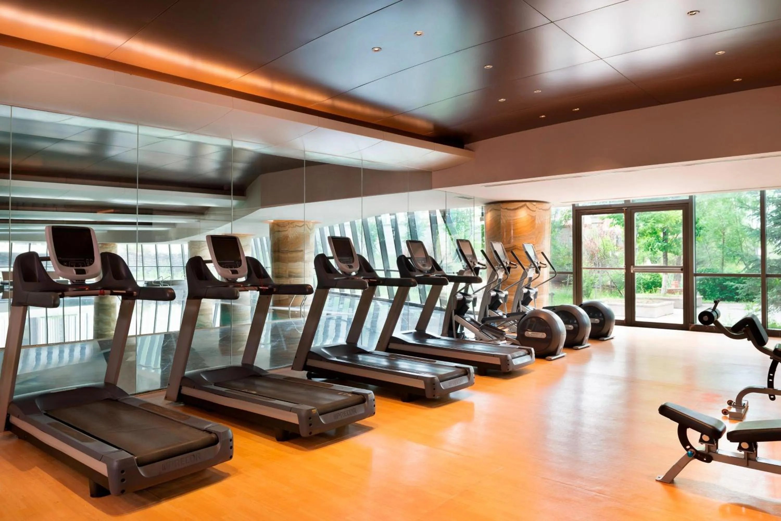 Fitness centre/facilities in Sheraton Changchun Jingyuetan Hotel